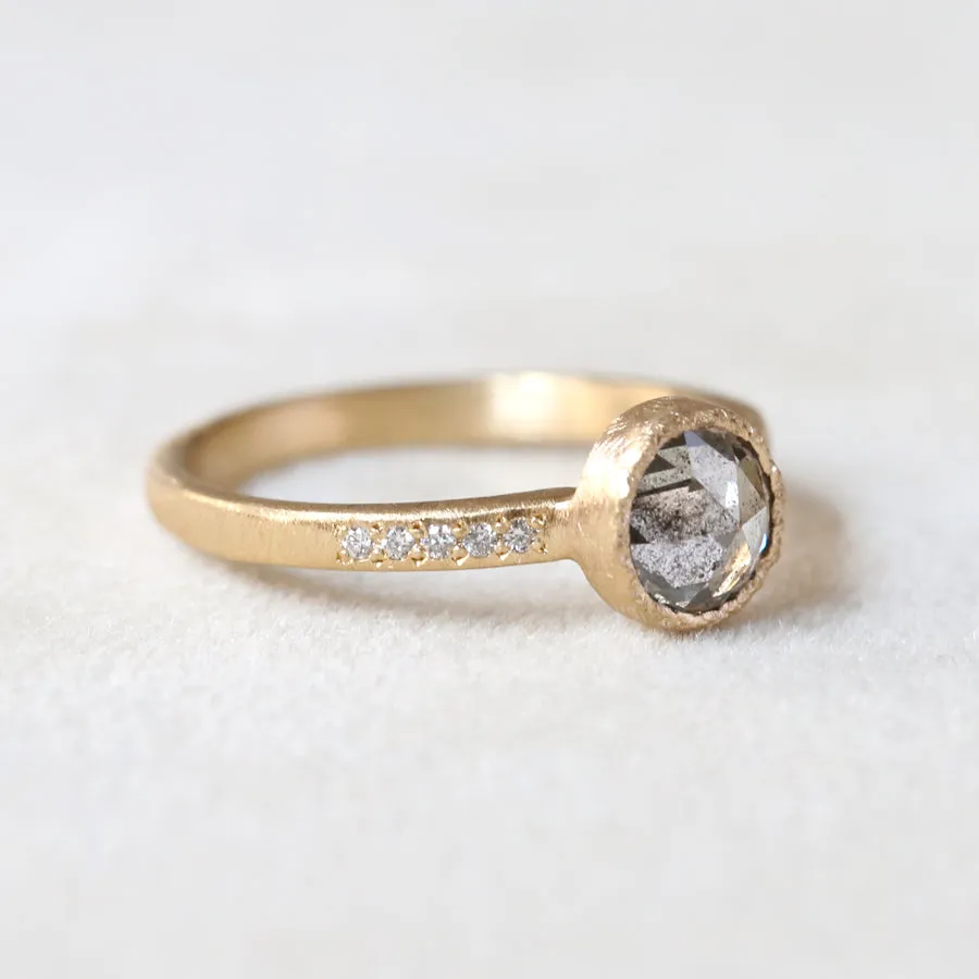 0.89ct salt & pepper diamond ring