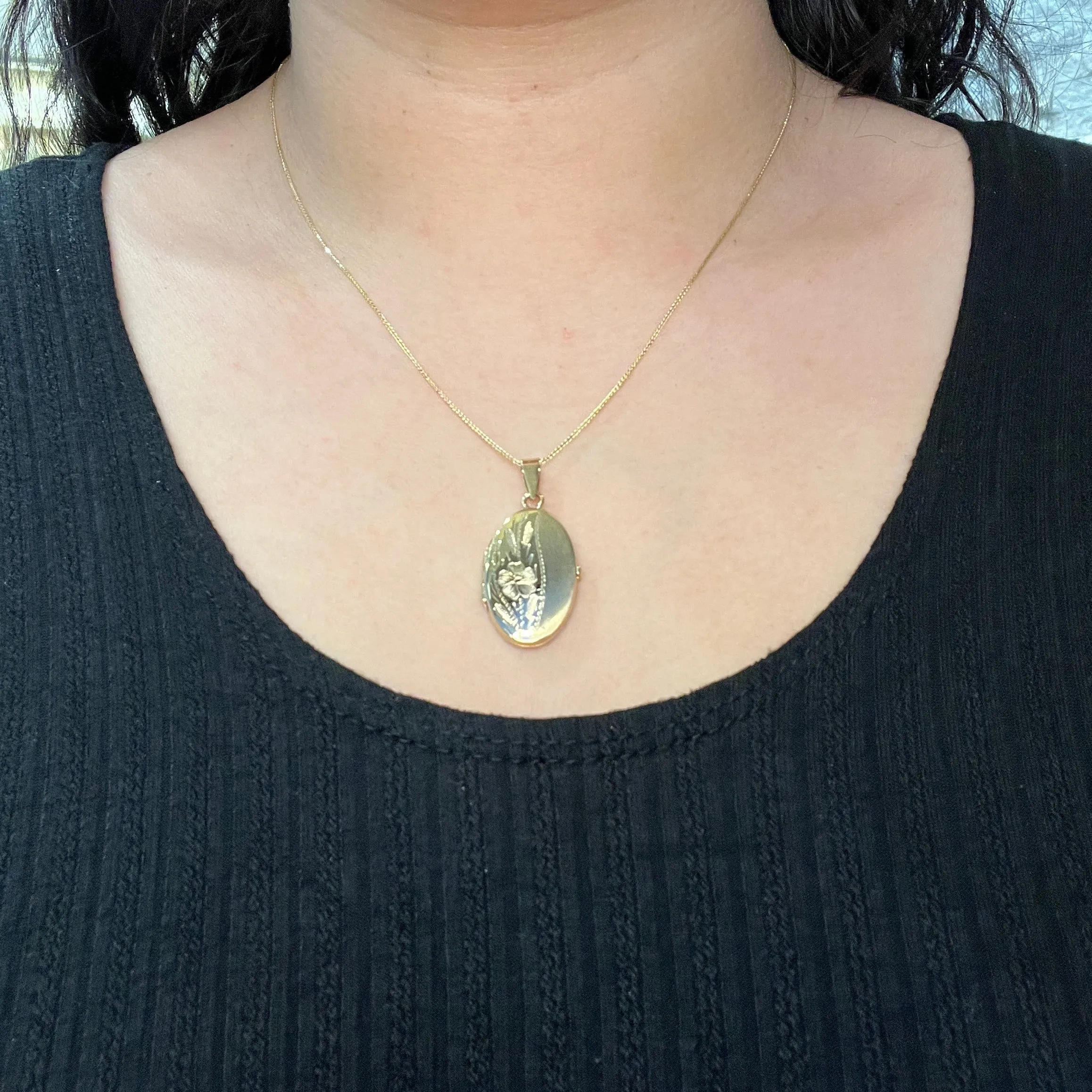 10K Yellow Gold Oval Hand Carved Locket