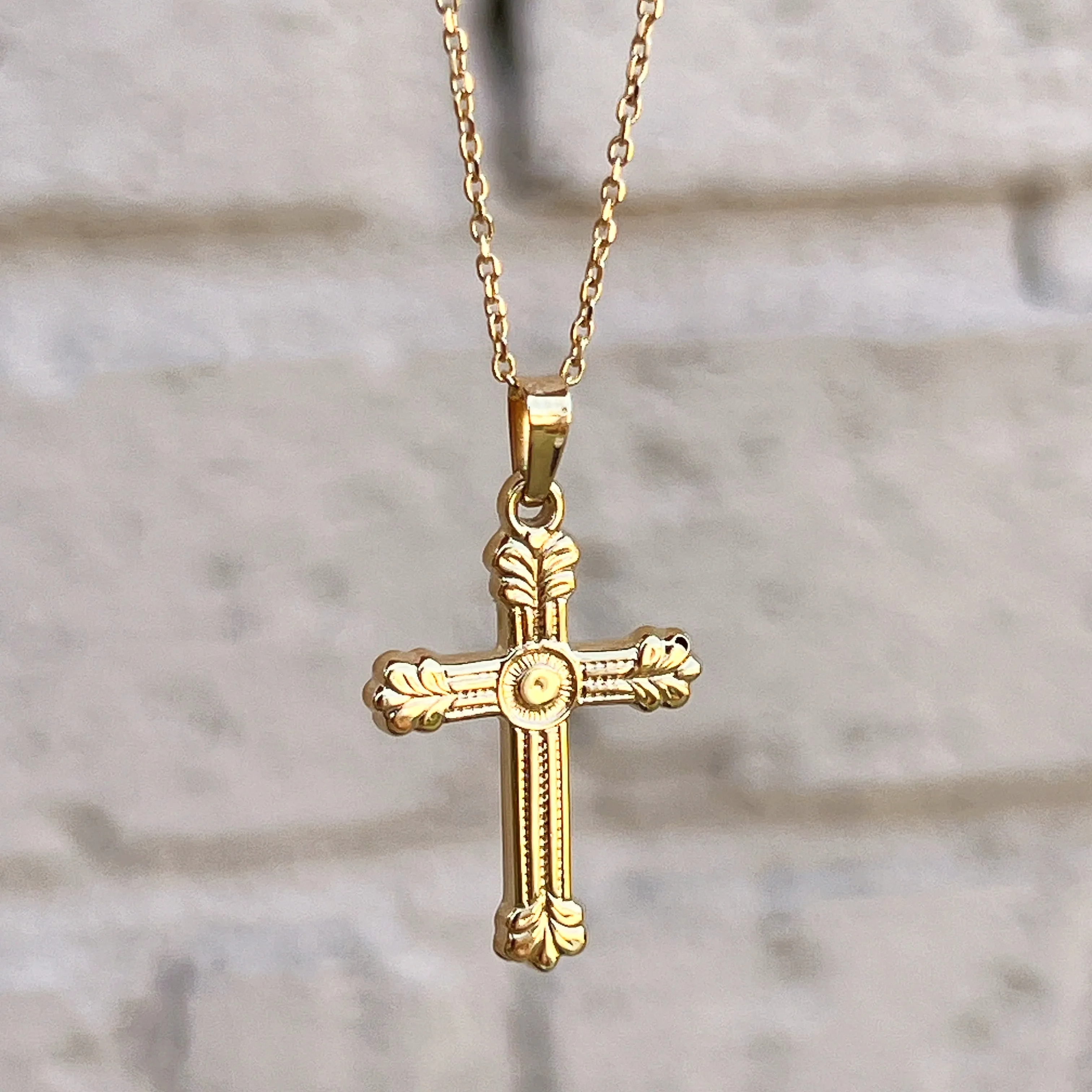 14K YELLOW GOLD TEXTURED DESIGN SMALL CROSS PENDANT