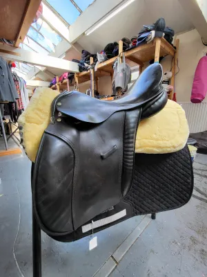 18" Med fit Lichfield M J Saddlery