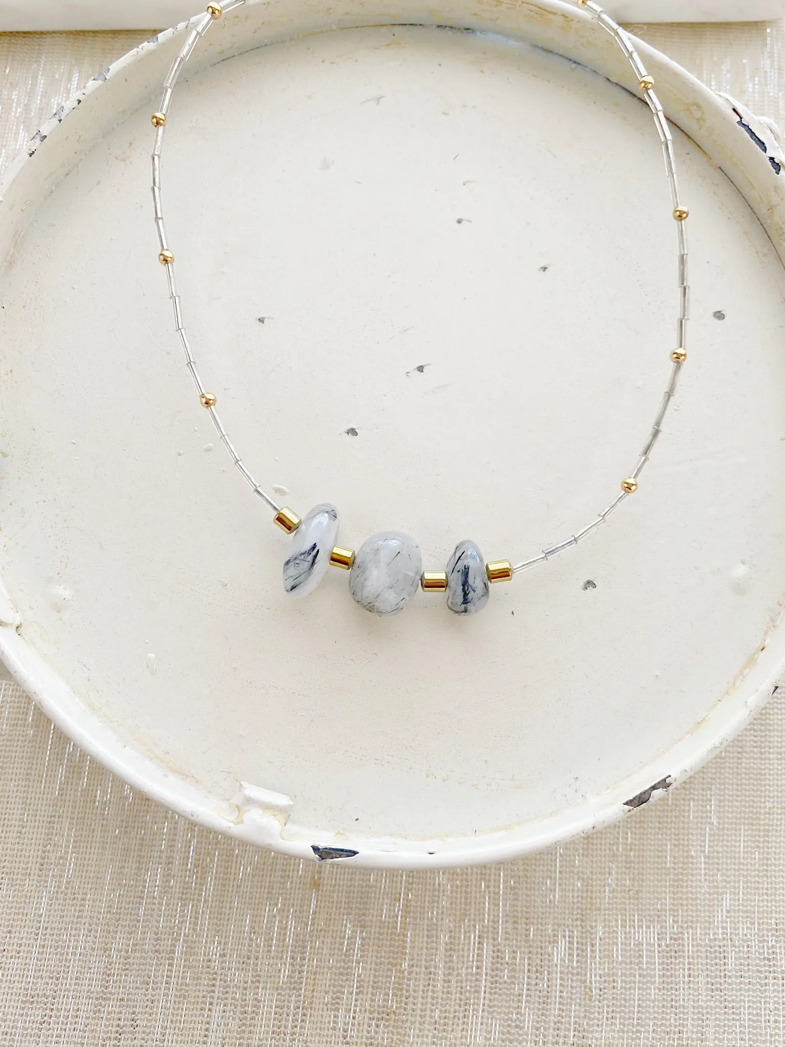 8777JN - Dina Choker