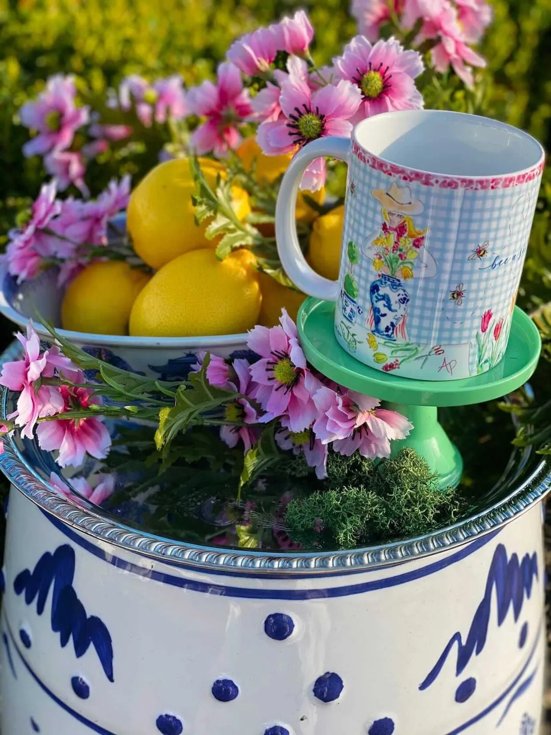 “Bee a sidekick” Mug