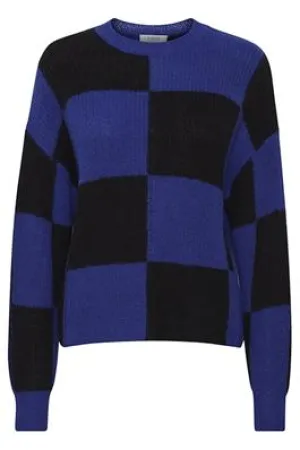 b.Young Omura Jumper