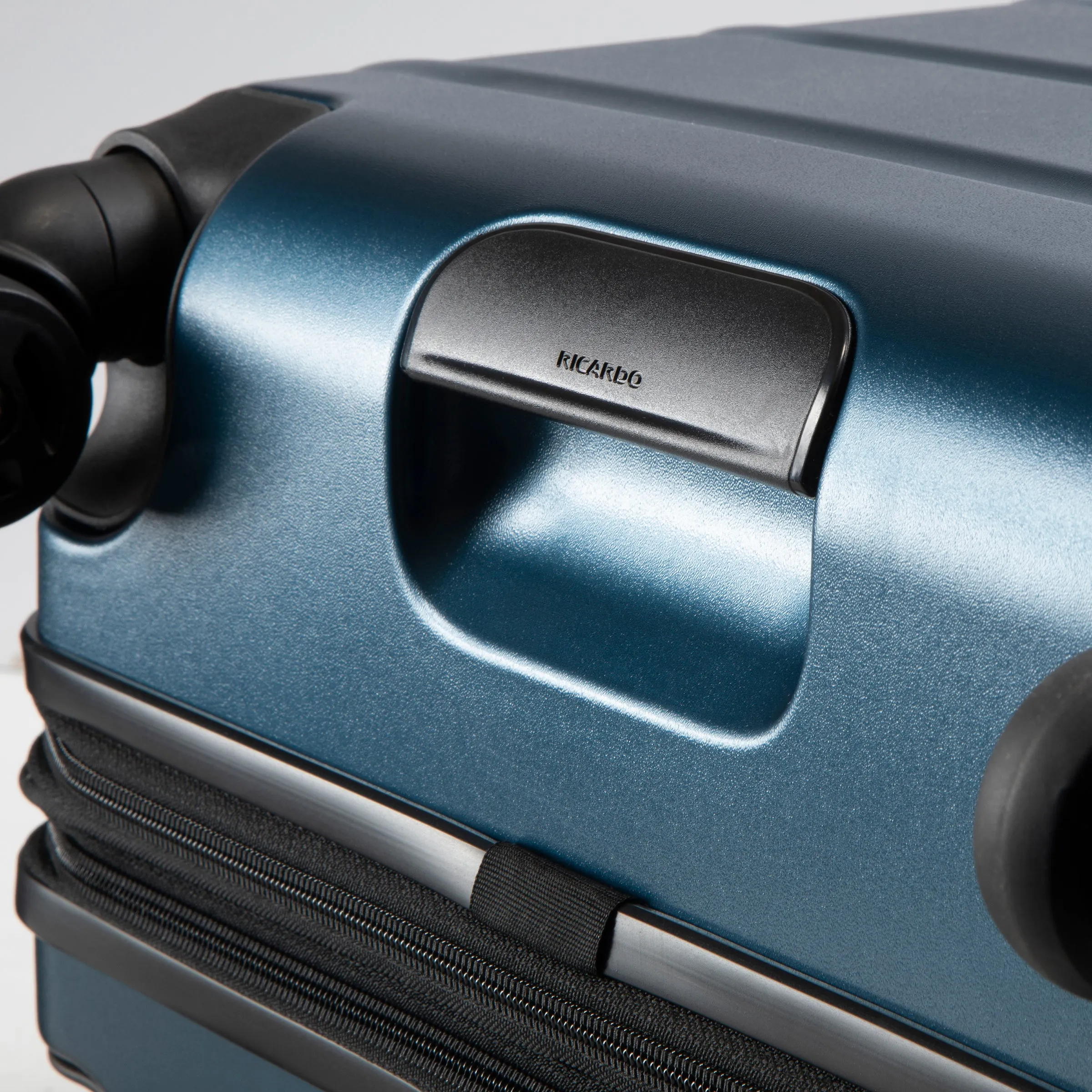 Cambria Hardside Large Check-In Expandable Spinner
