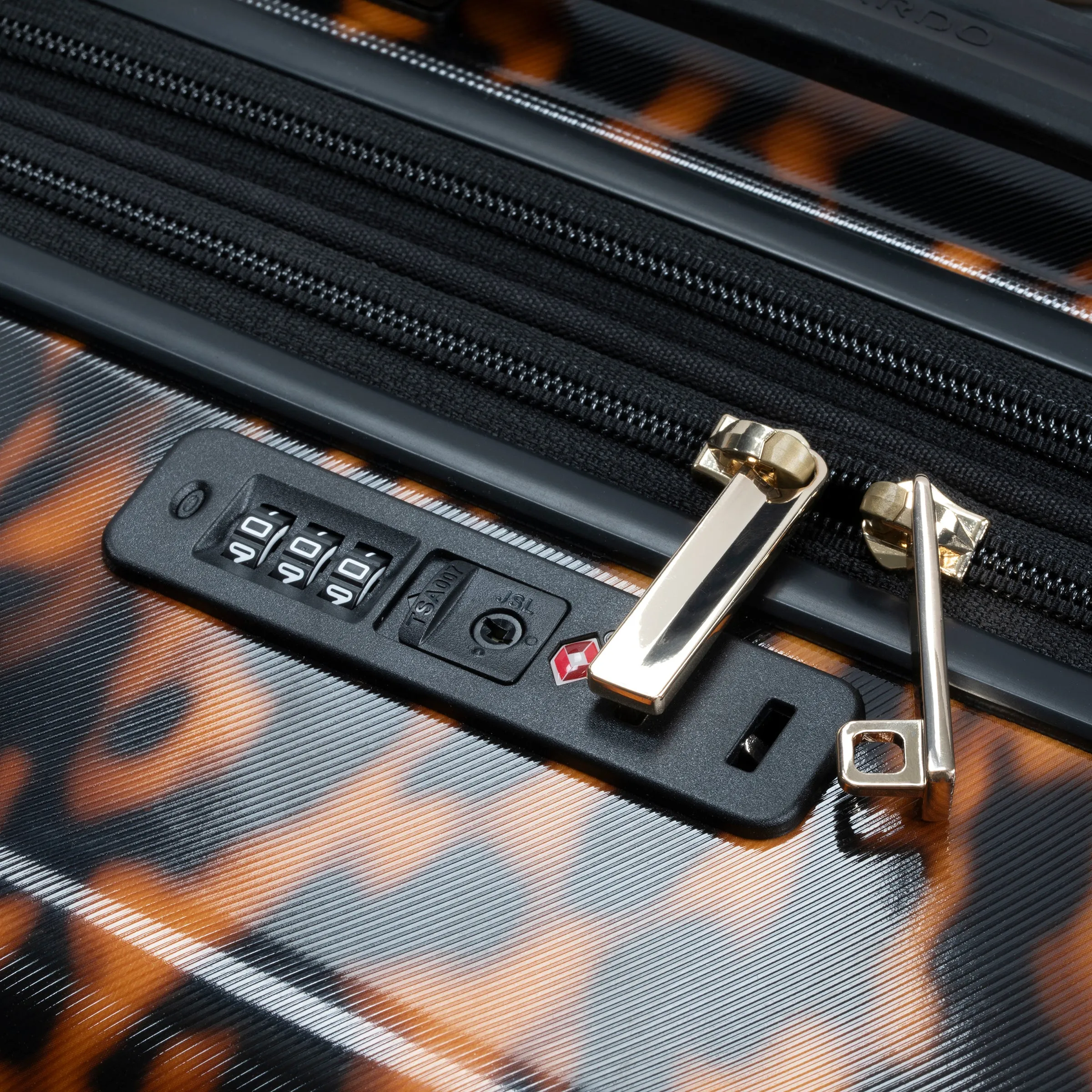 Cambria Hardside Medium Check-In Expandable Spinner