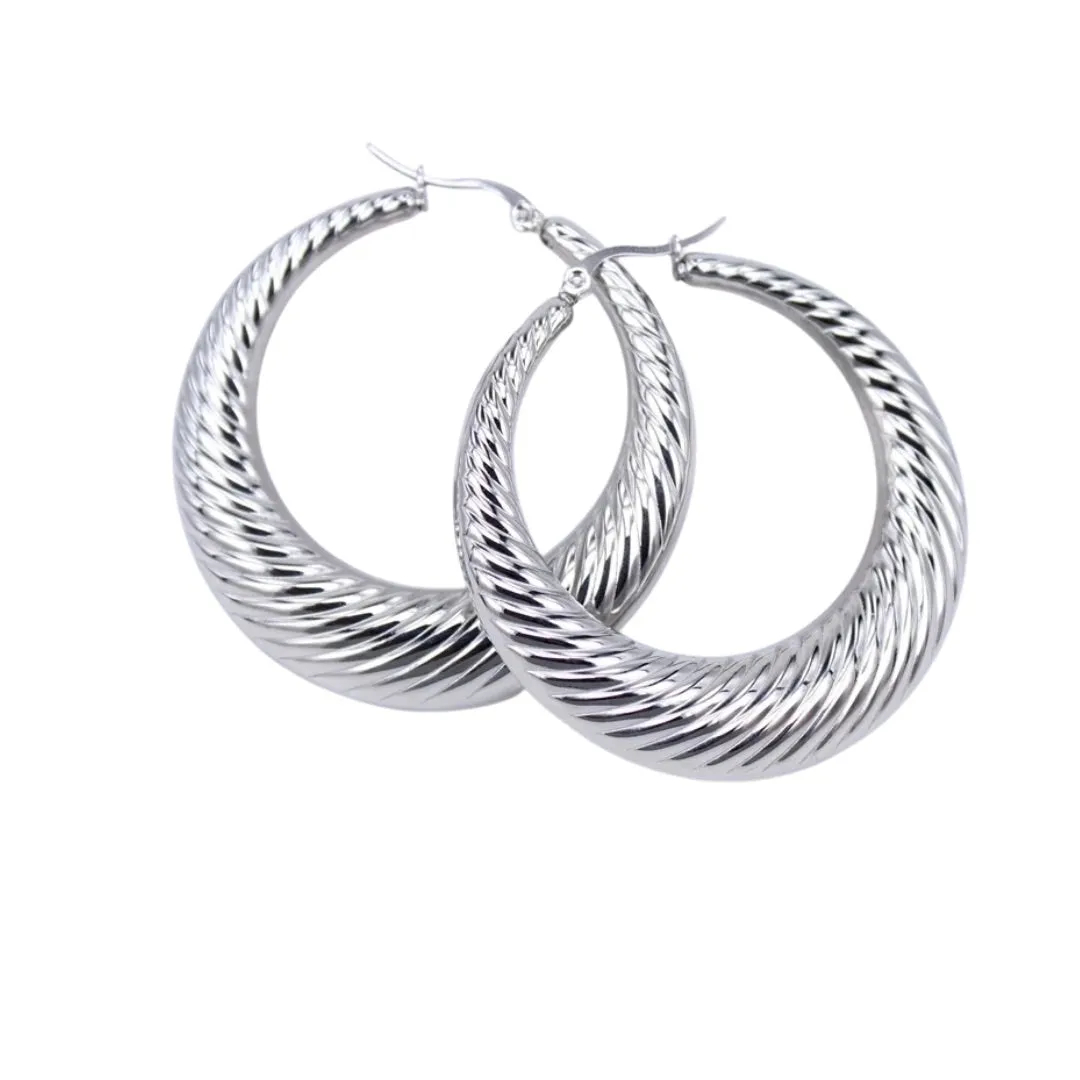 CASSIE TEXTURED HOOPS