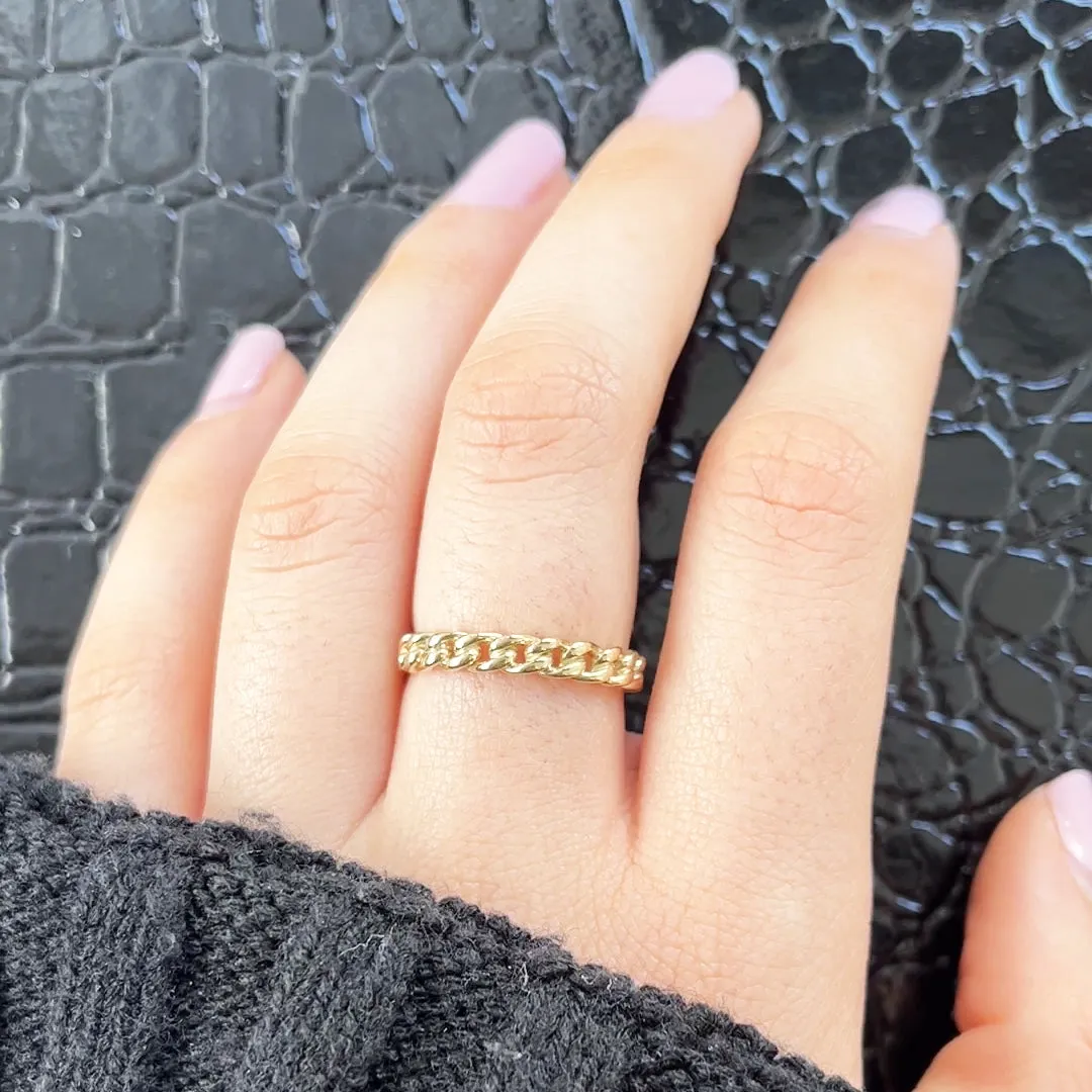 Curb Link Ring