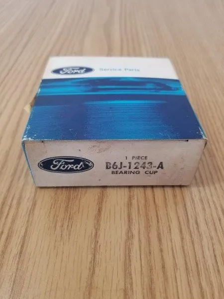 Ford Genuine Part b6j-1243-a Bearing Cup - NOS