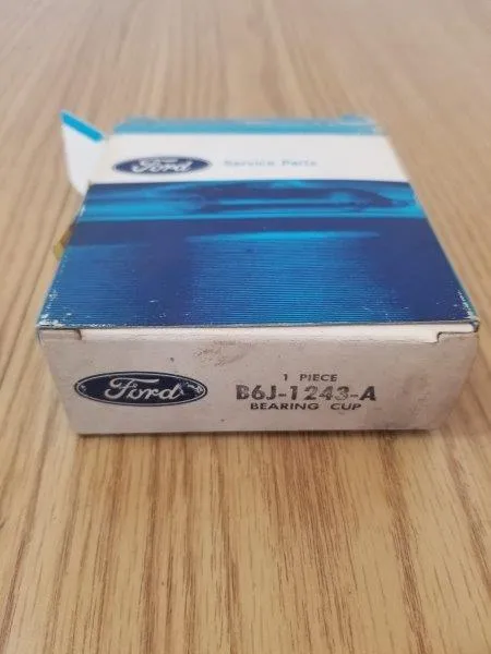 Ford Genuine Part b6j-1243-a Bearing Cup - NOS