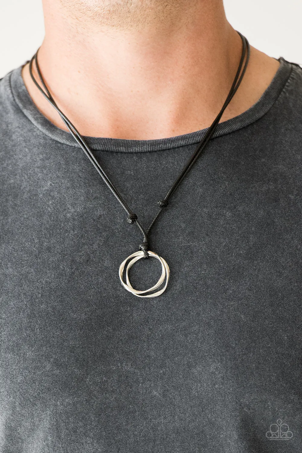 Go To Your ROAM! Black Urban Necklace