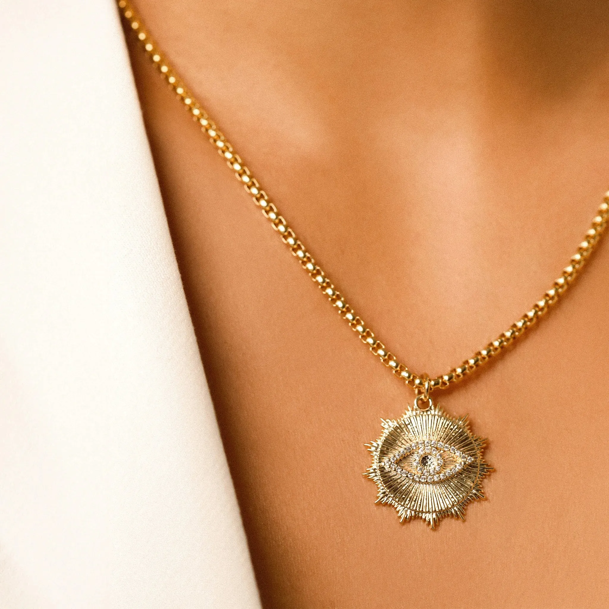 I SEE NECKLACE