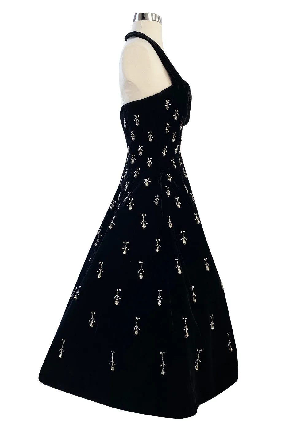Incredible 1950s Ceil Chapman Jewelled Rhinestone Tear Drop Black Velvet Shelf Bust Dress