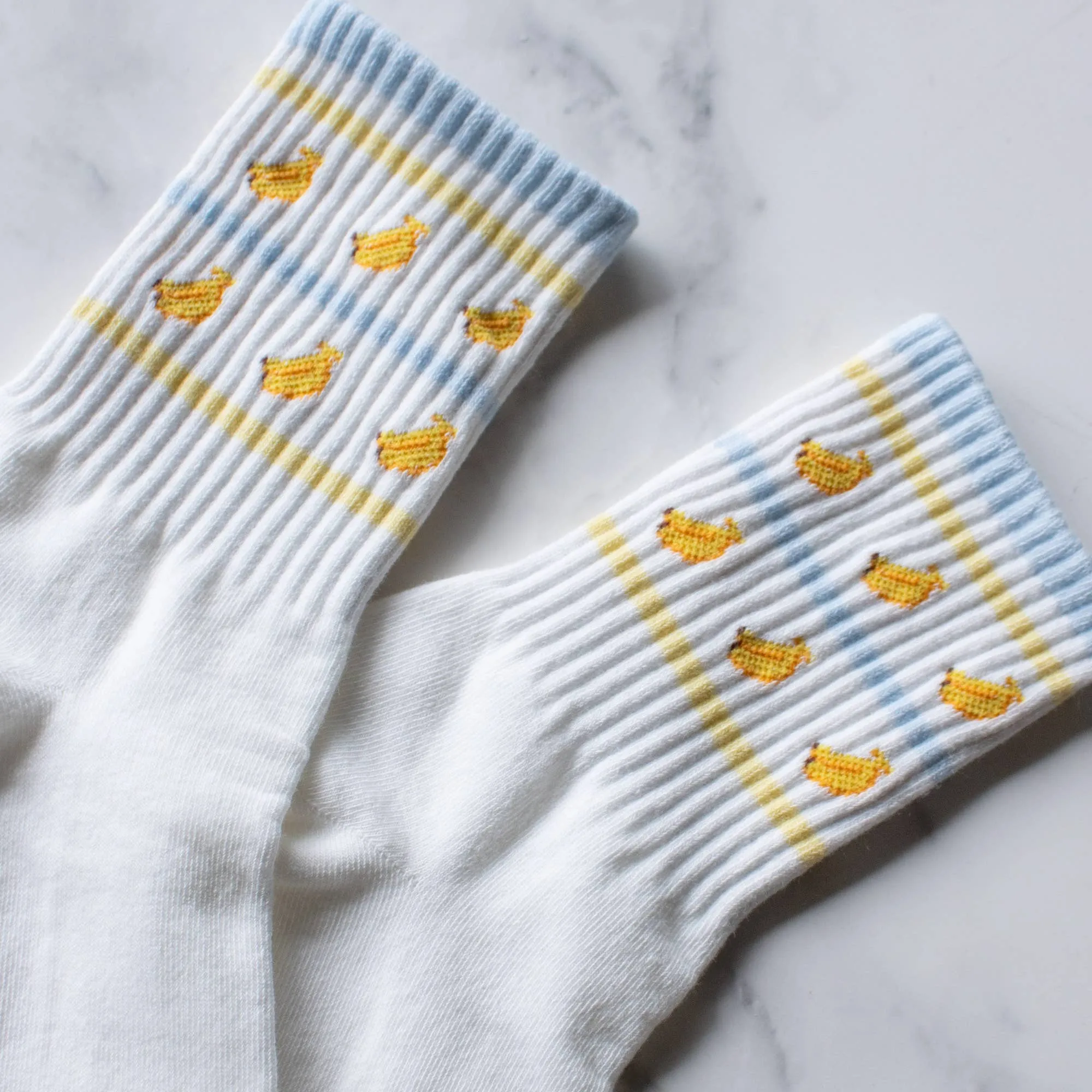 Juicy Fruit Casual Socks: Avocado