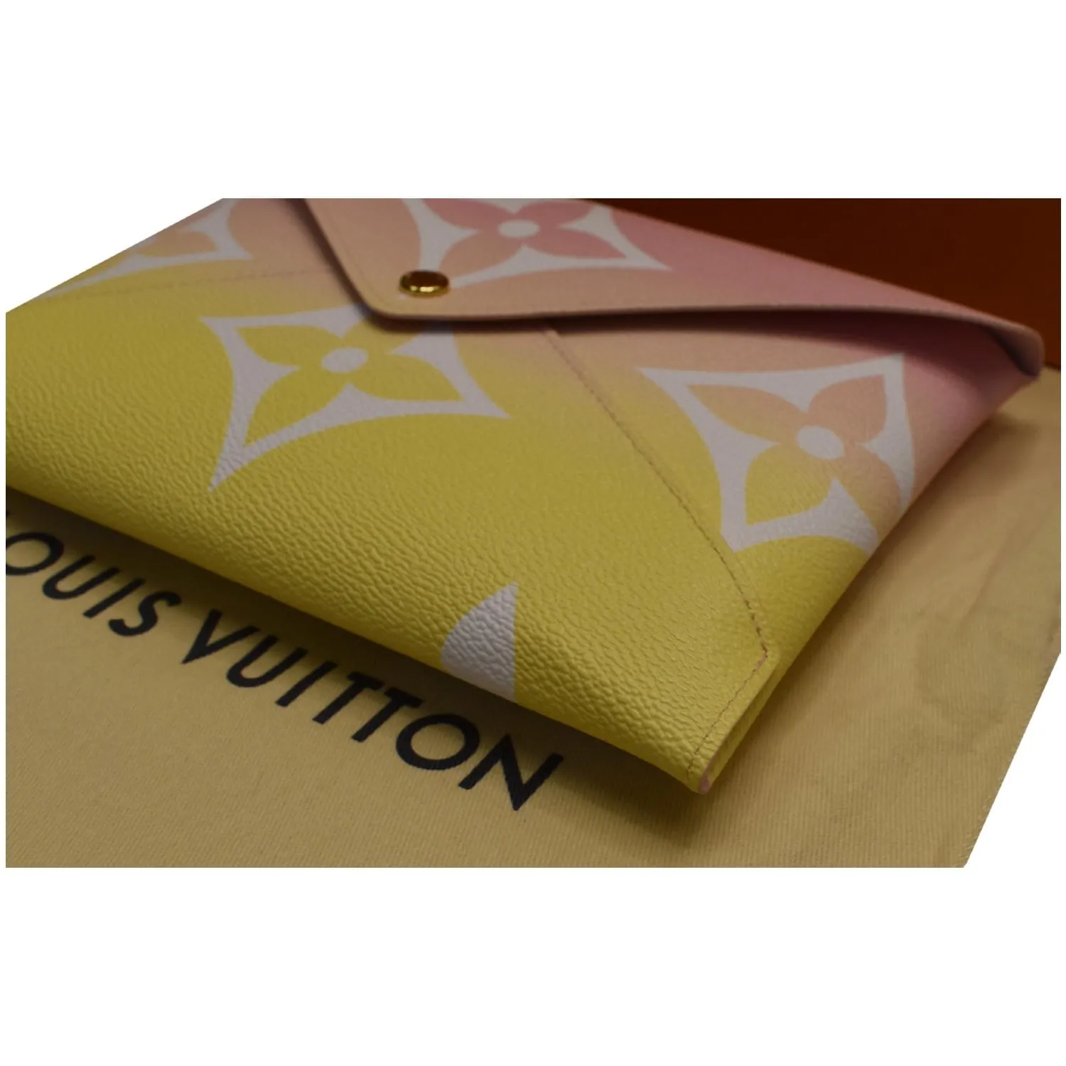 LOUIS VUITTON By The Pool Kirigami Large Monogram Giant Clutch Light Pink