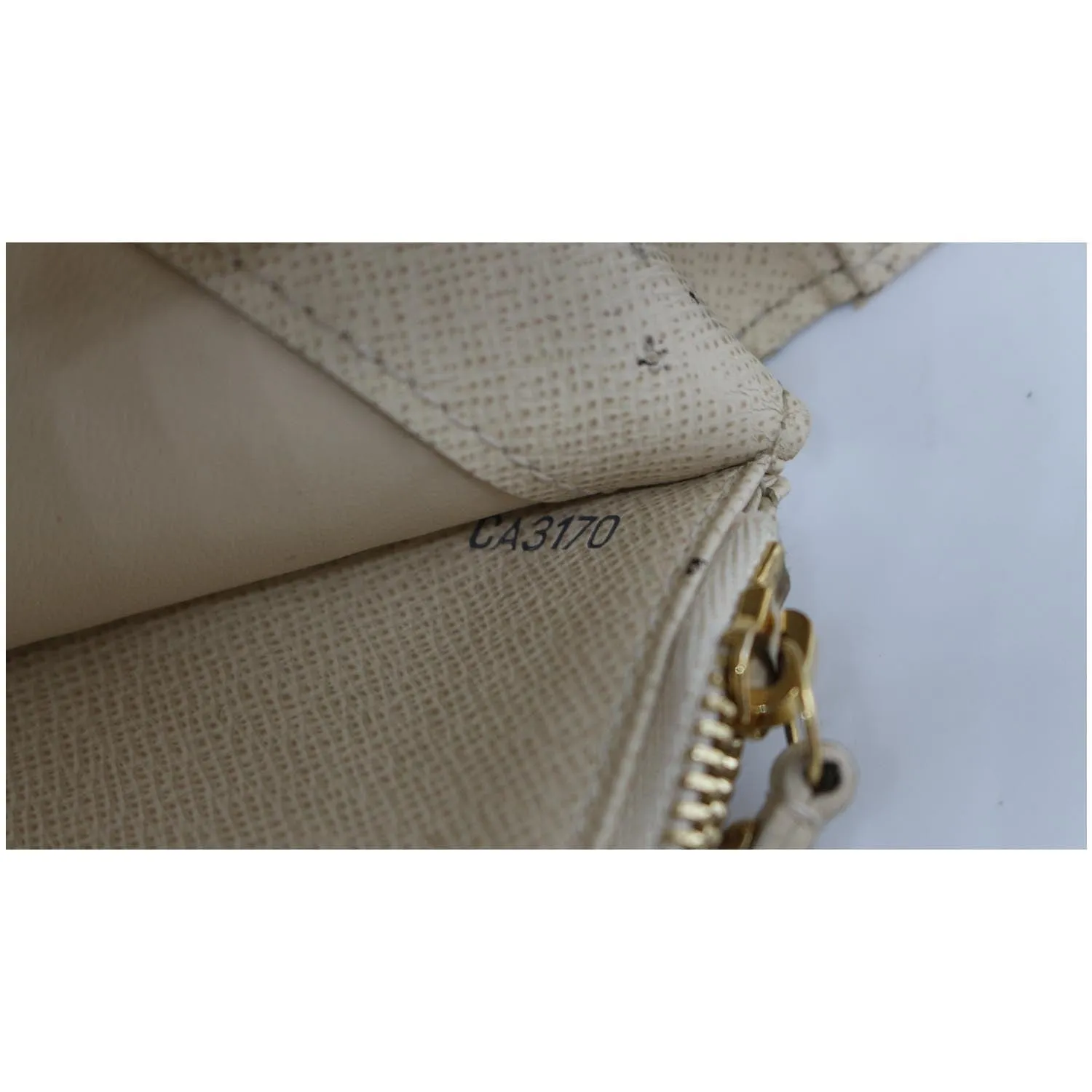 LOUIS VUITTON Insolite Damier Azur Wallet White