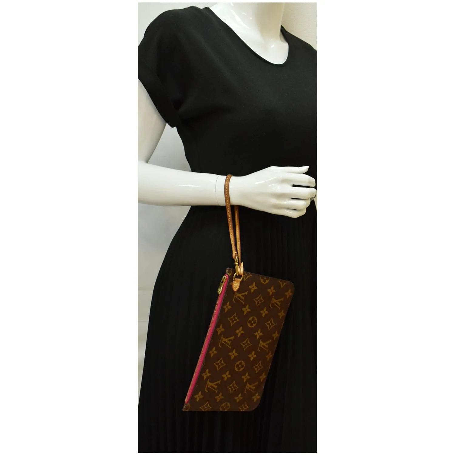 LOUIS VUITTON Neverfull MM Monogram Canvas Pochette Wristlet Pouch Brown