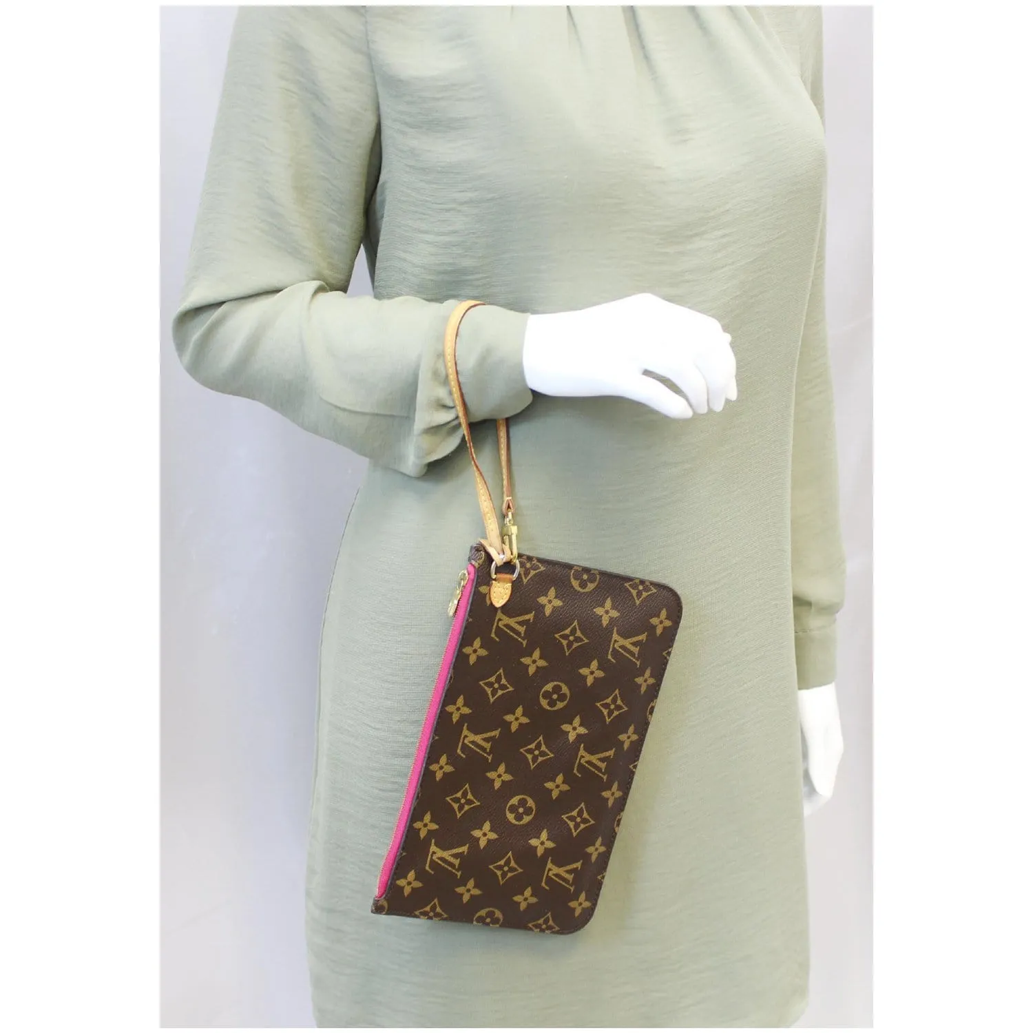 LOUIS VUITTON Pochette Wristlet Pouch Monogram Canvas Neverfull MM Brown