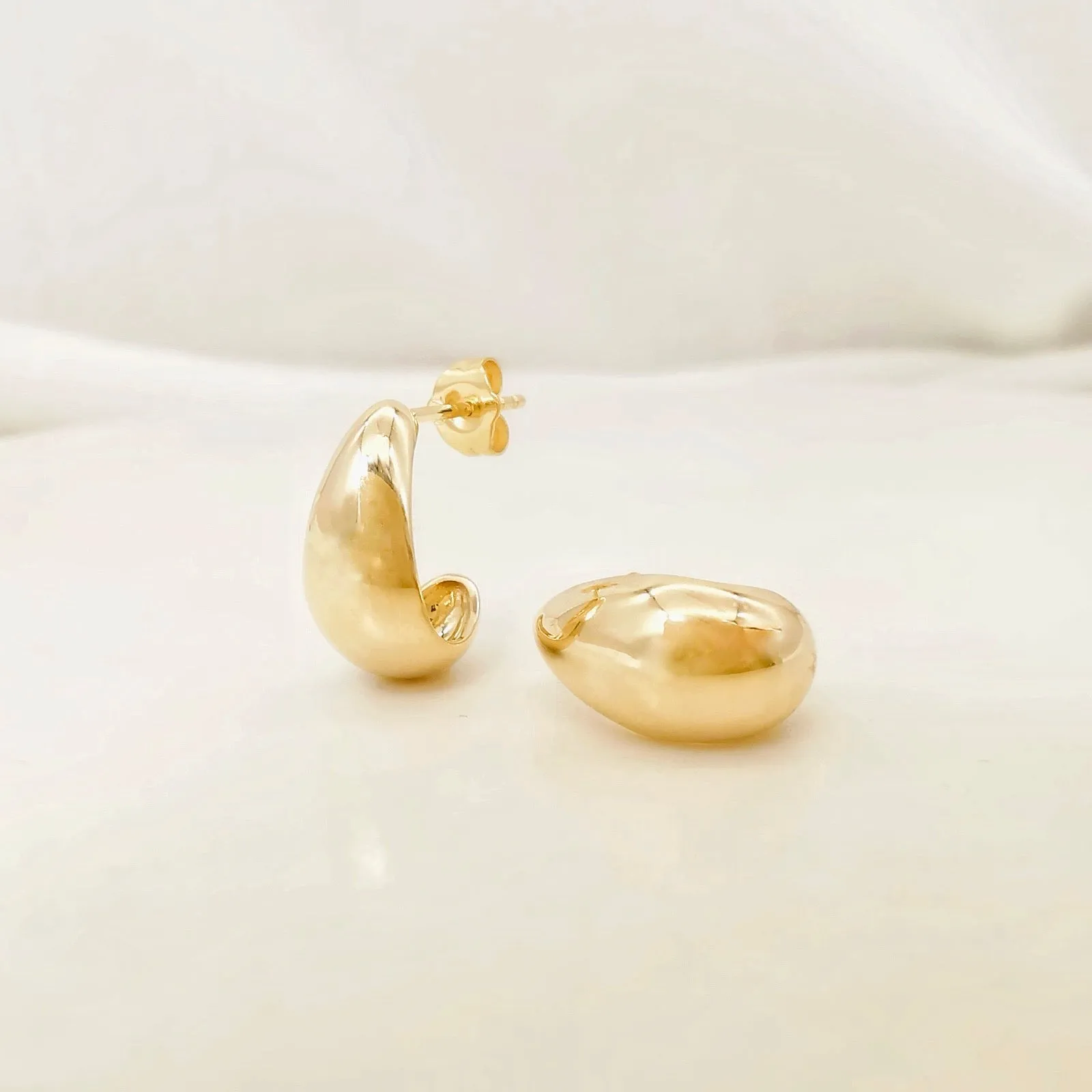 Lula Domed Earrings (18K)