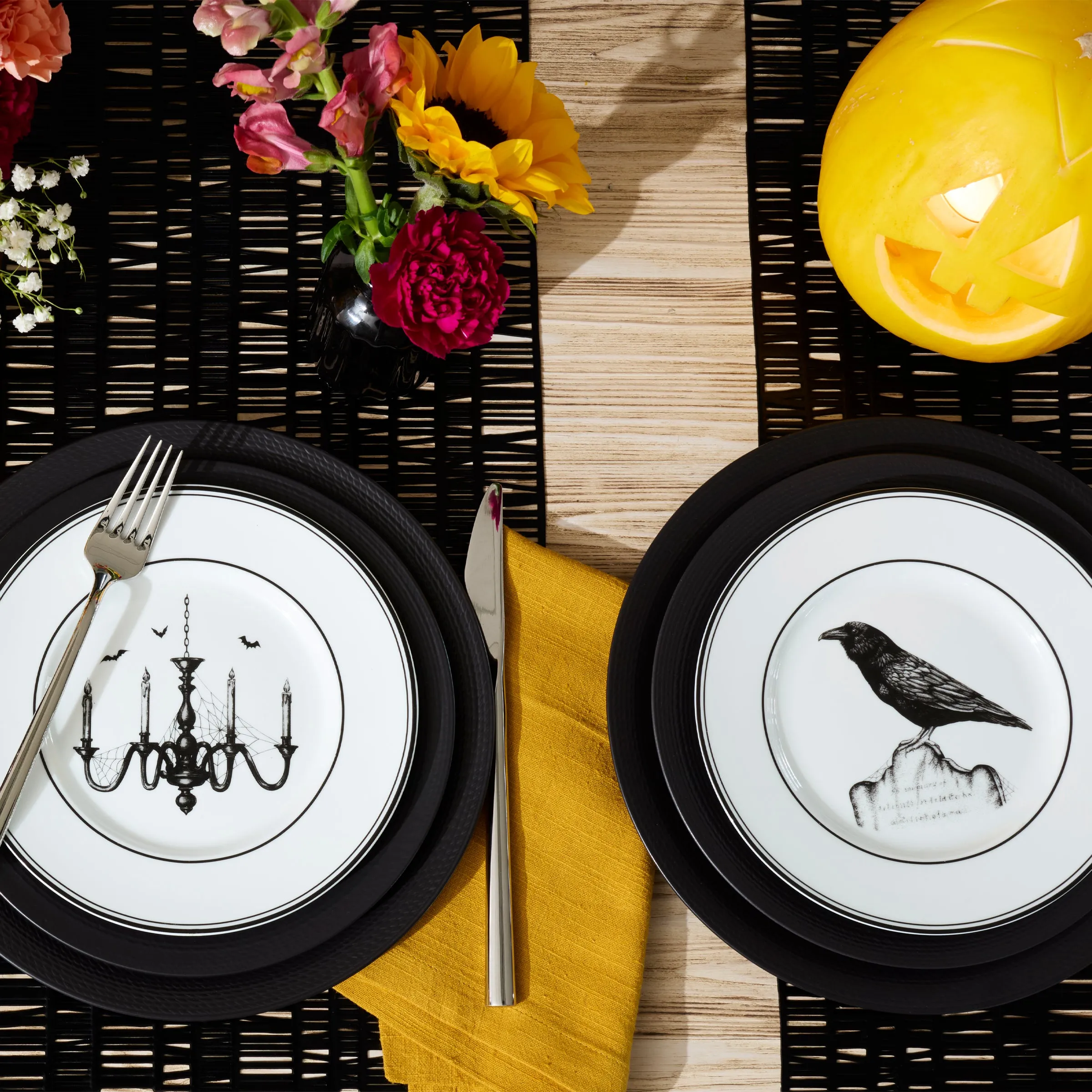 LX Collective Black Accent Plates, Set of 4