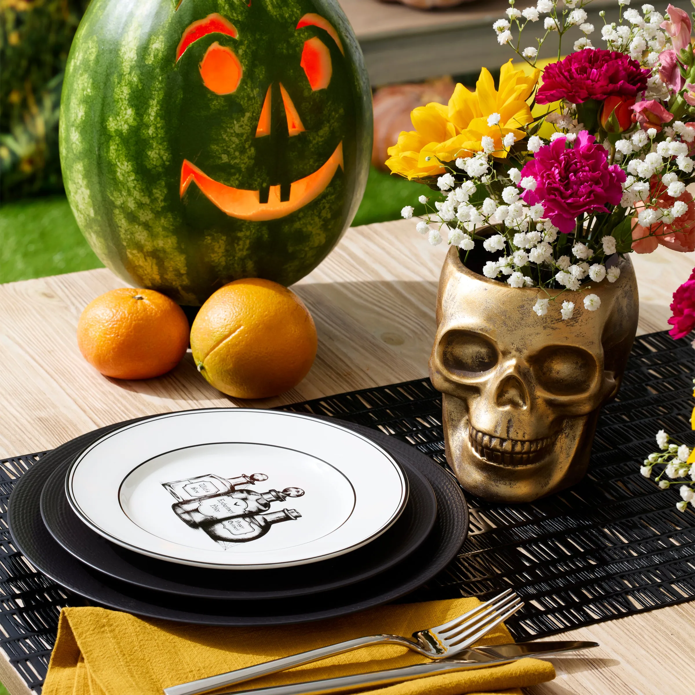 LX Collective Black Accent Plates, Set of 4