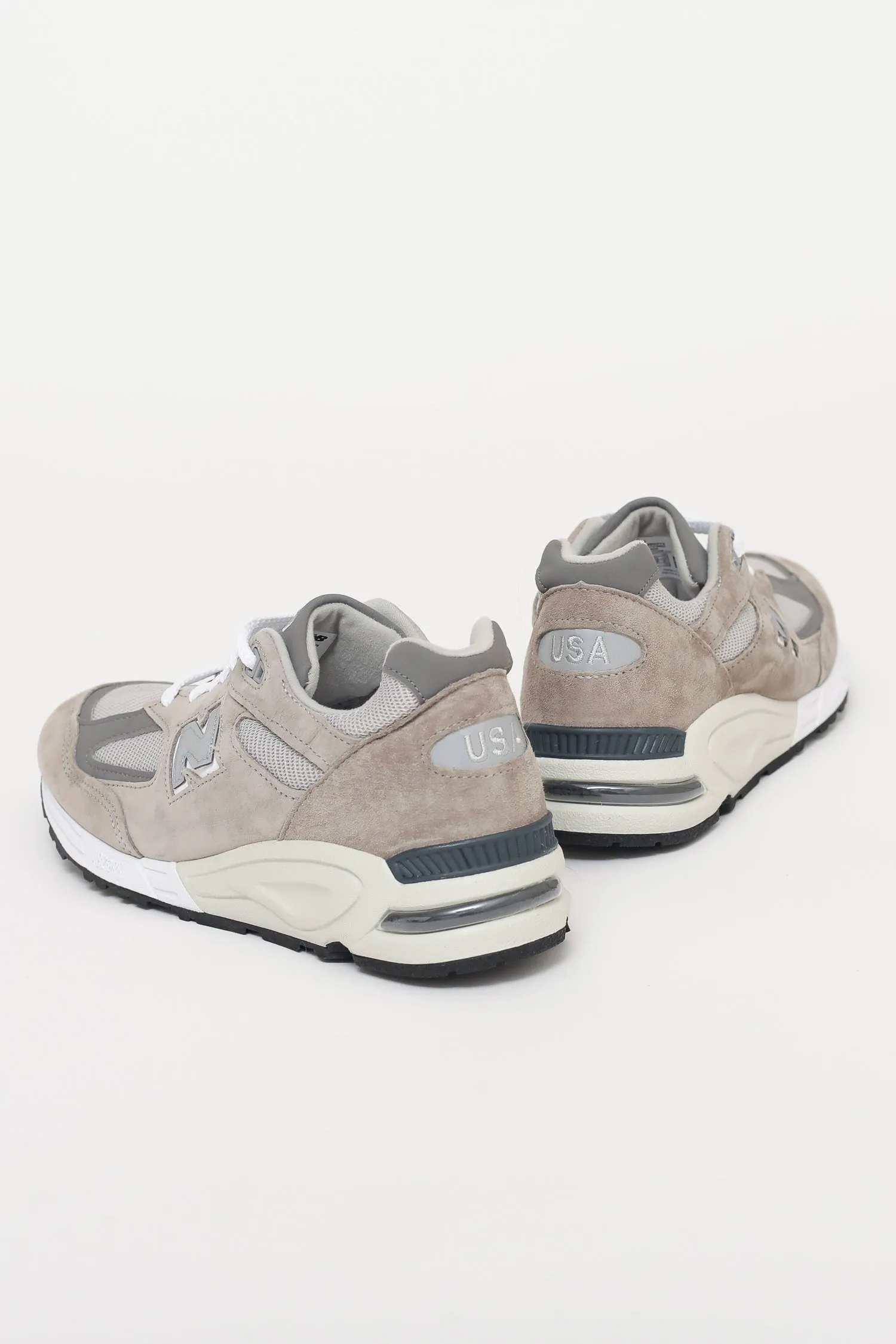 M990GY2 - Grey