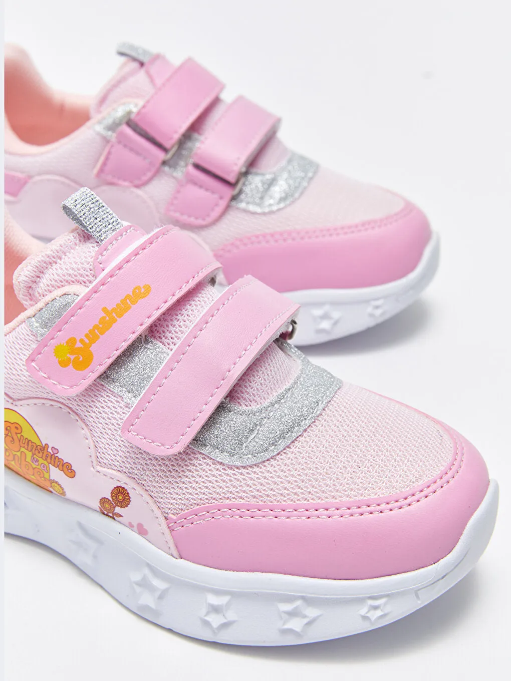 Minnie Mouse Printed Exciting Steps Sneakers