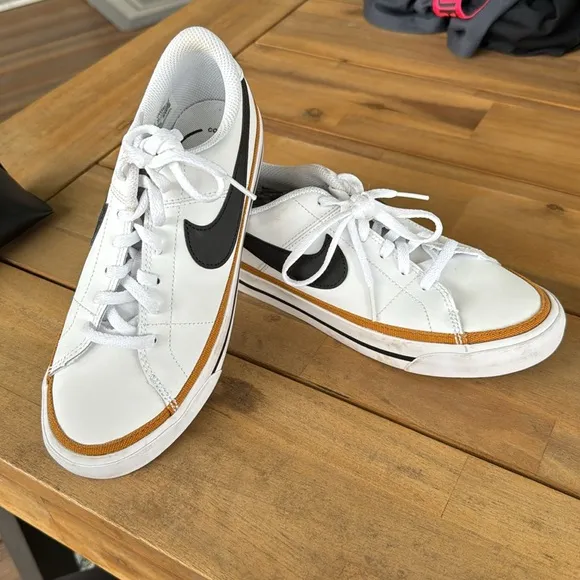 Nike Court Legacy