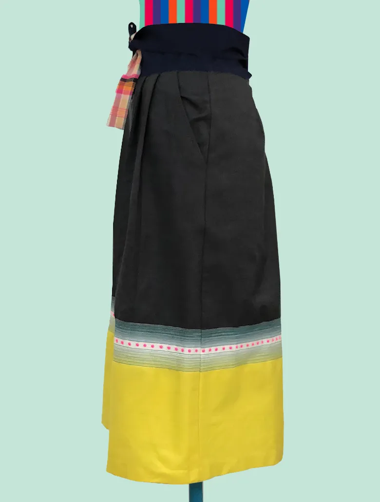 Obi-Belt Skirt with Yellow-Border Hem