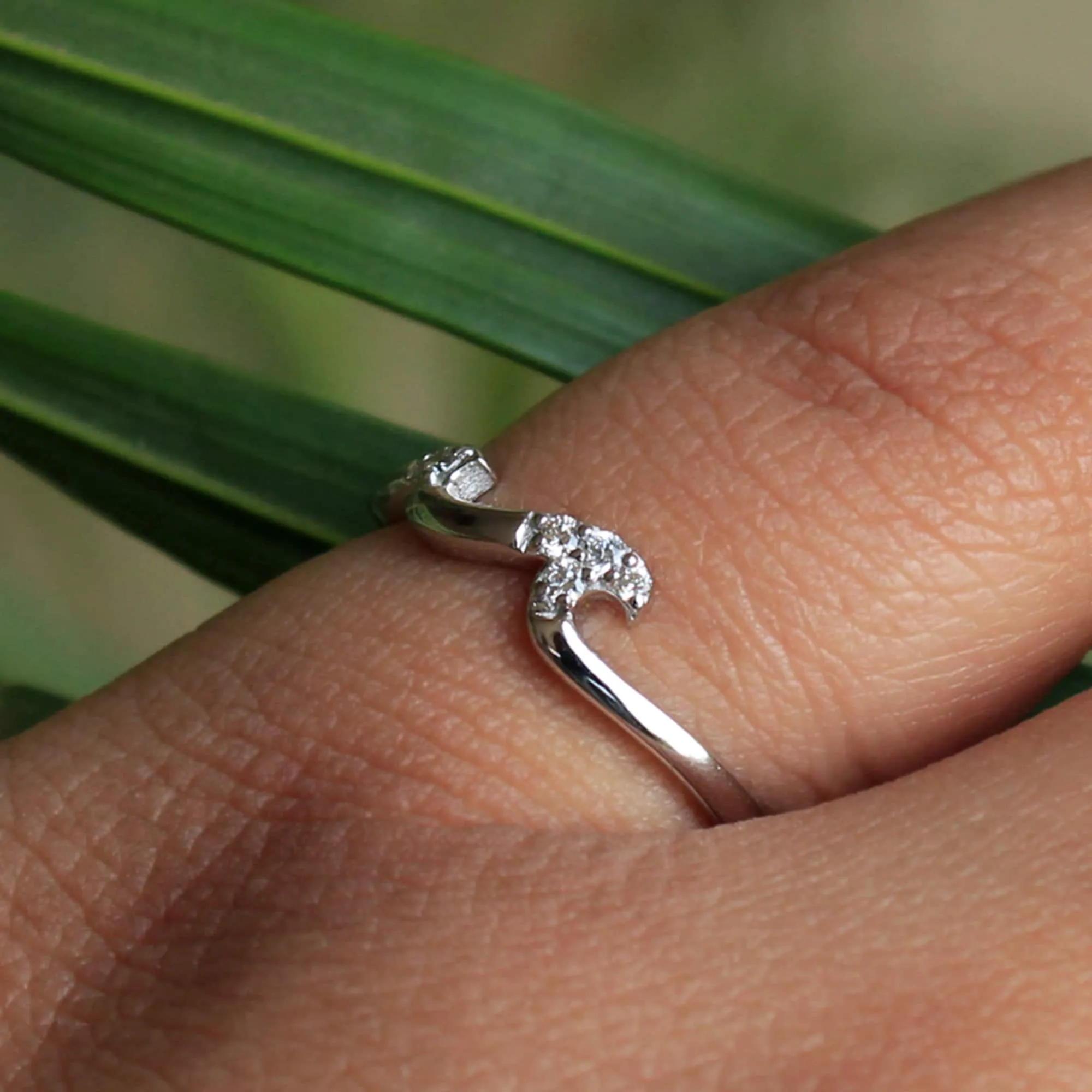 Ocean Tide Wave Ring Bold