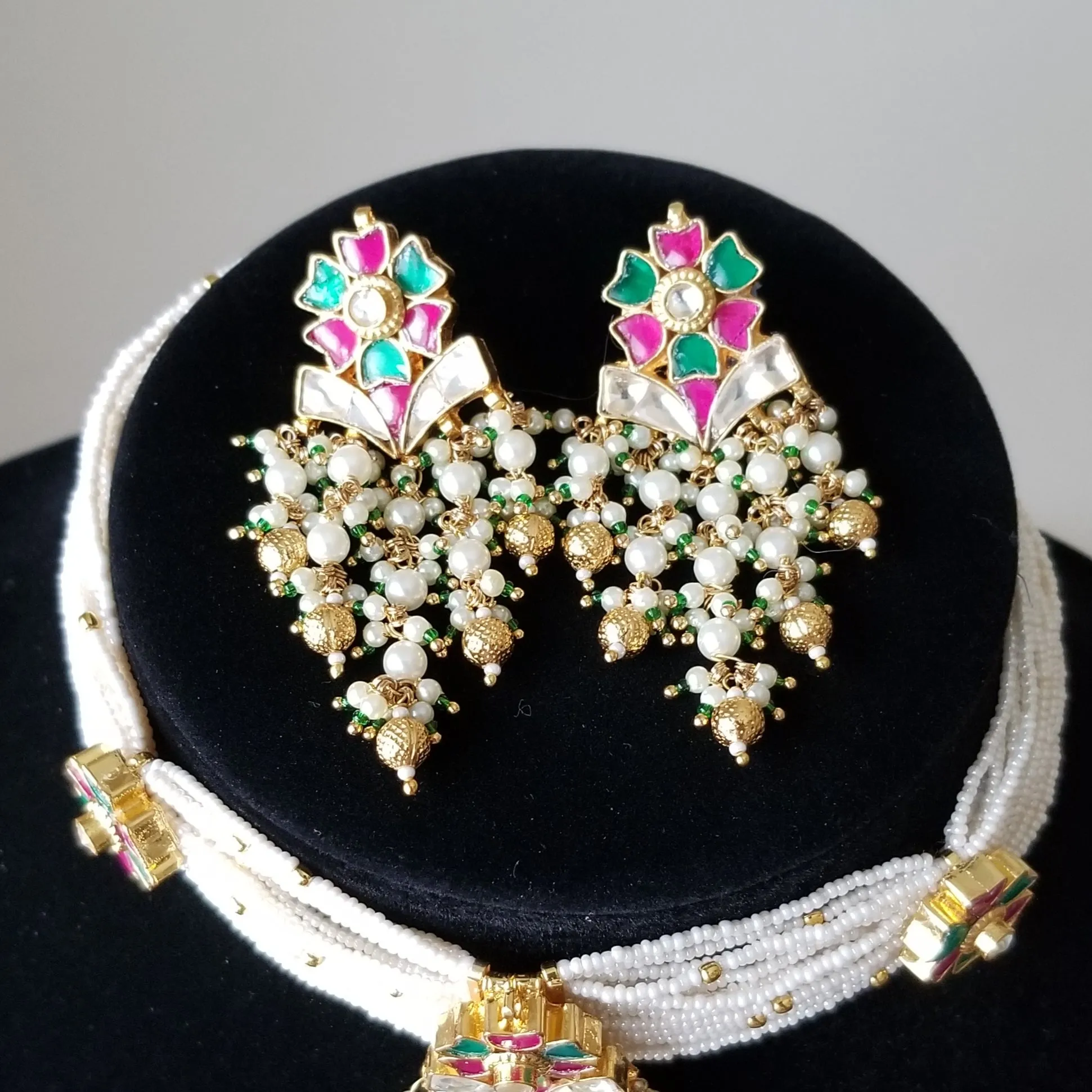 Pachi Kundan Kamana Pearl Beads Choker Set