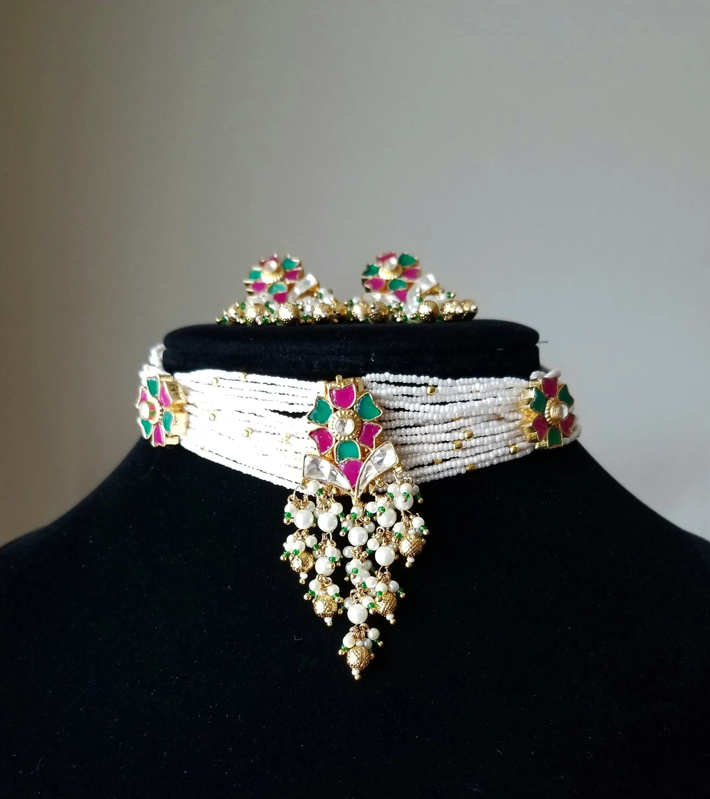 Pachi Kundan Kamana Pearl Beads Choker Set
