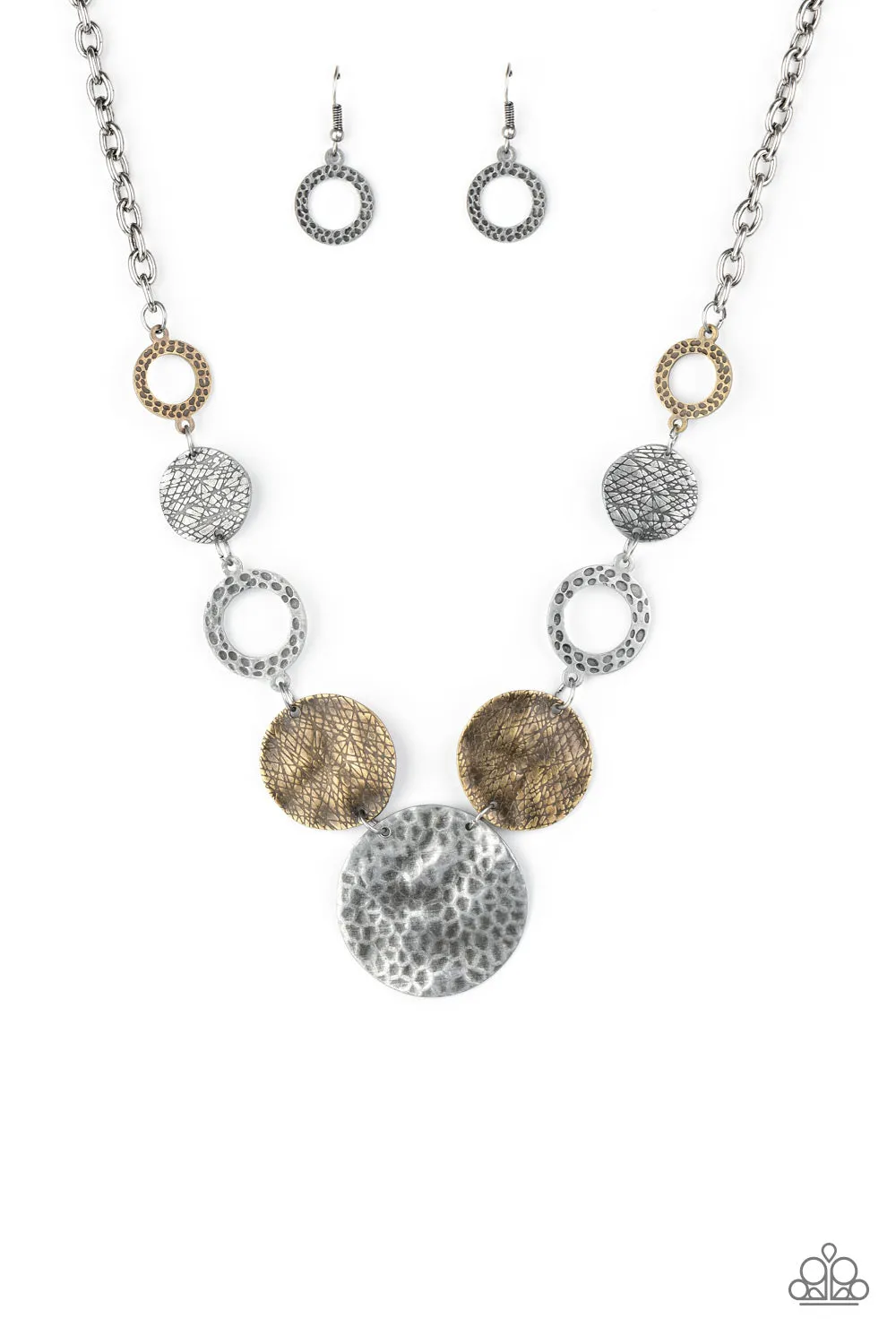 Paparazzi - Terra Adventure - Silver Silver Necklace