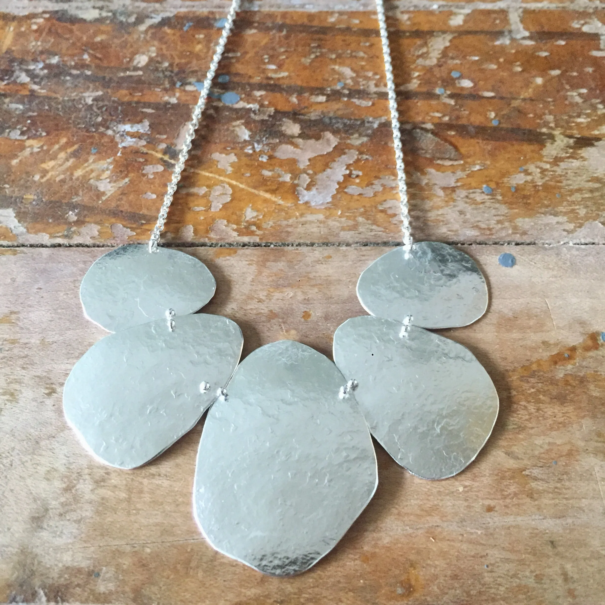 Pebble Fan necklace