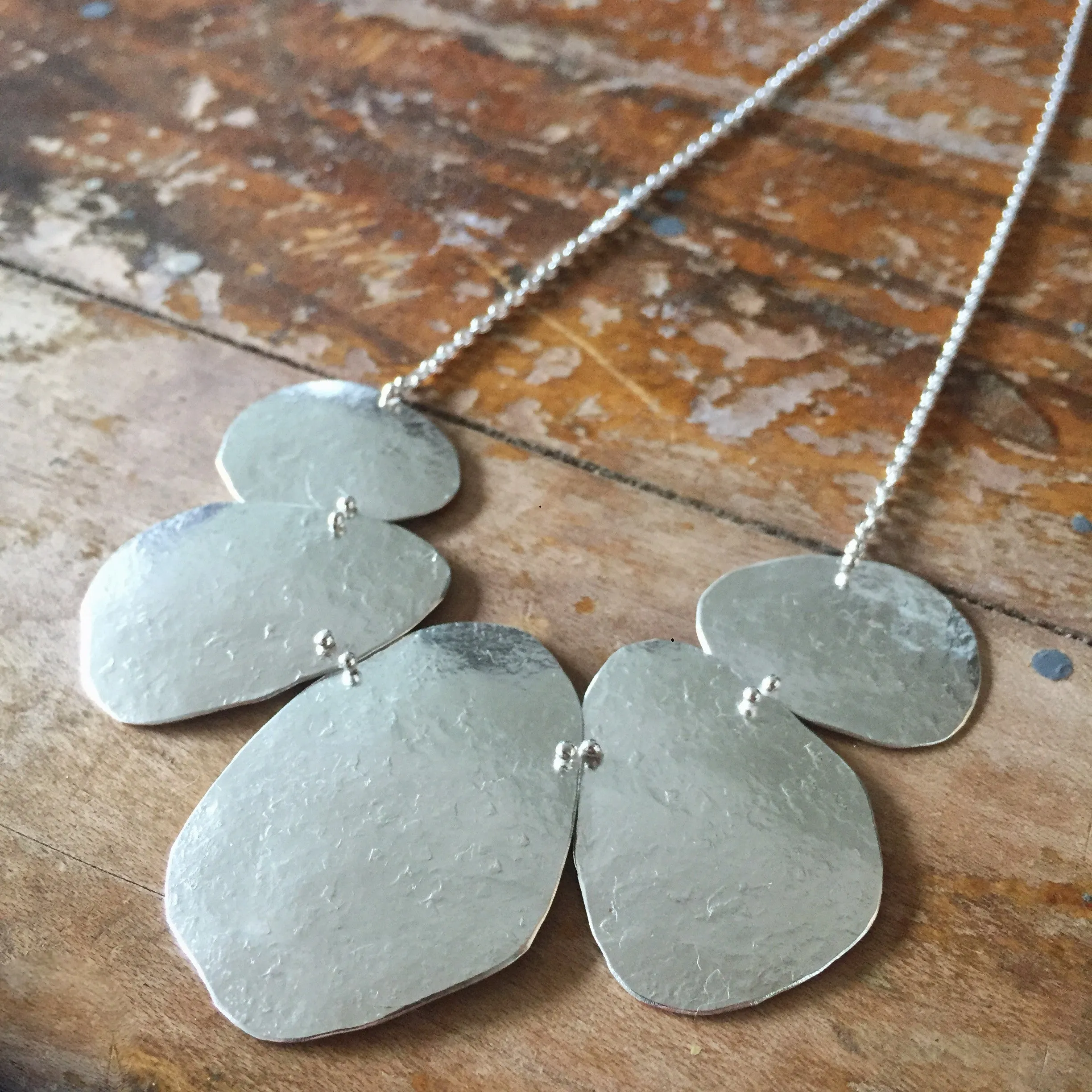 Pebble Fan necklace
