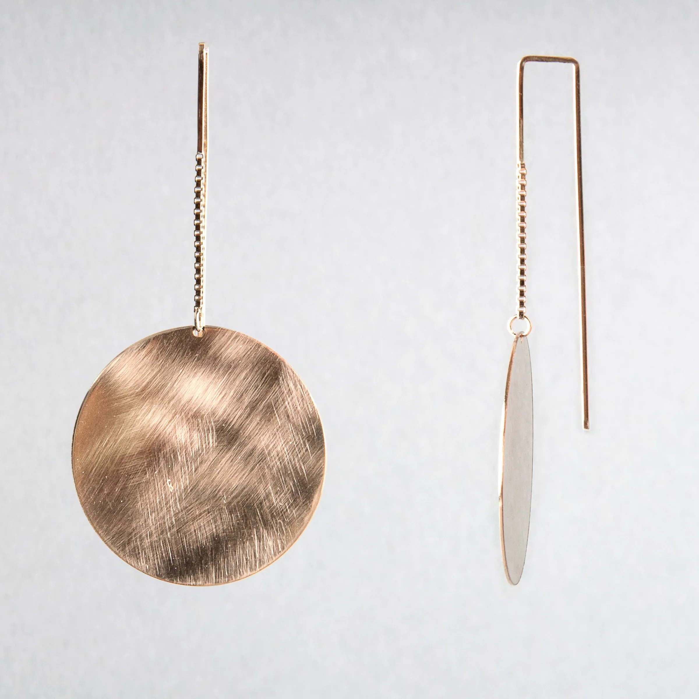 PENDULUM EARRING