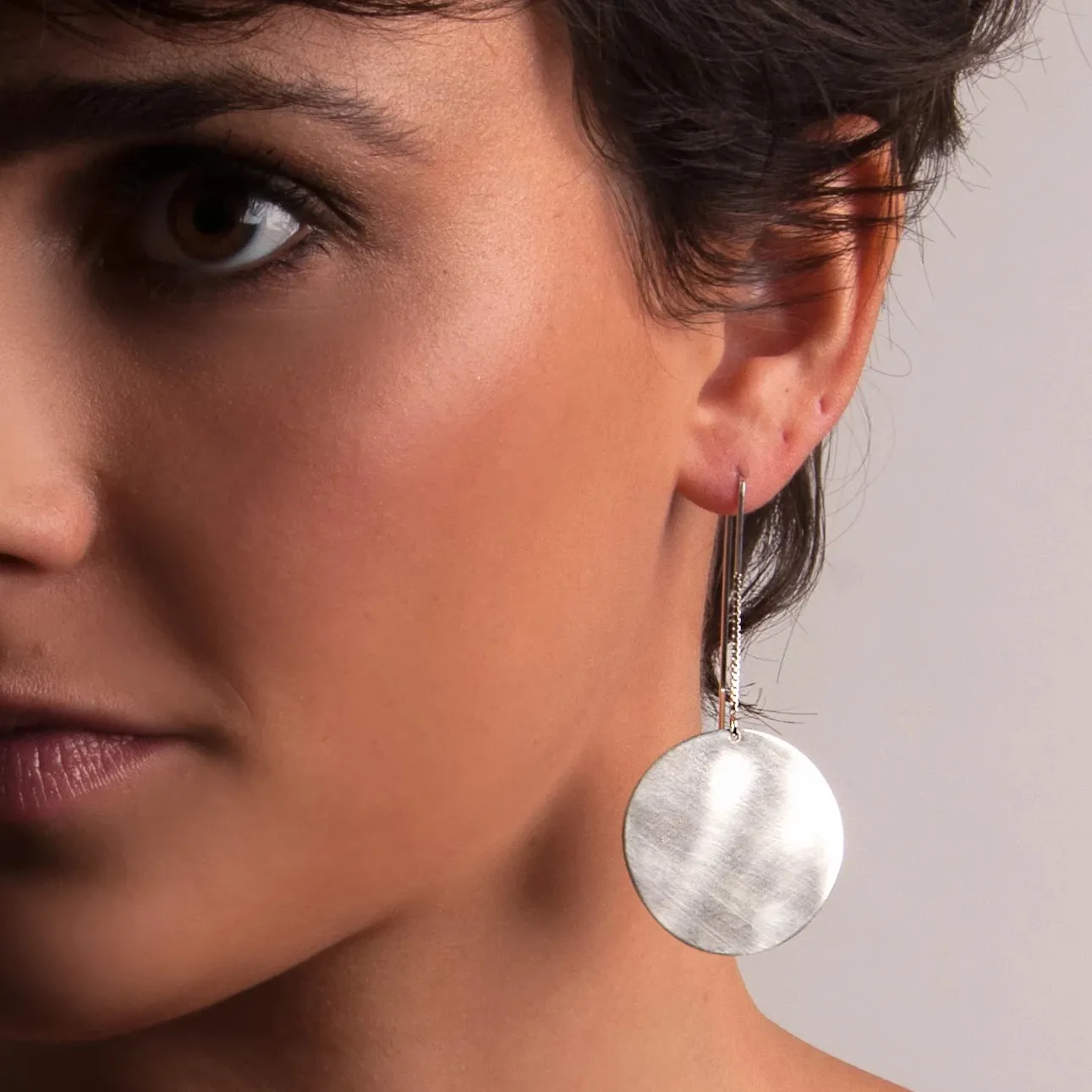 PENDULUM EARRING