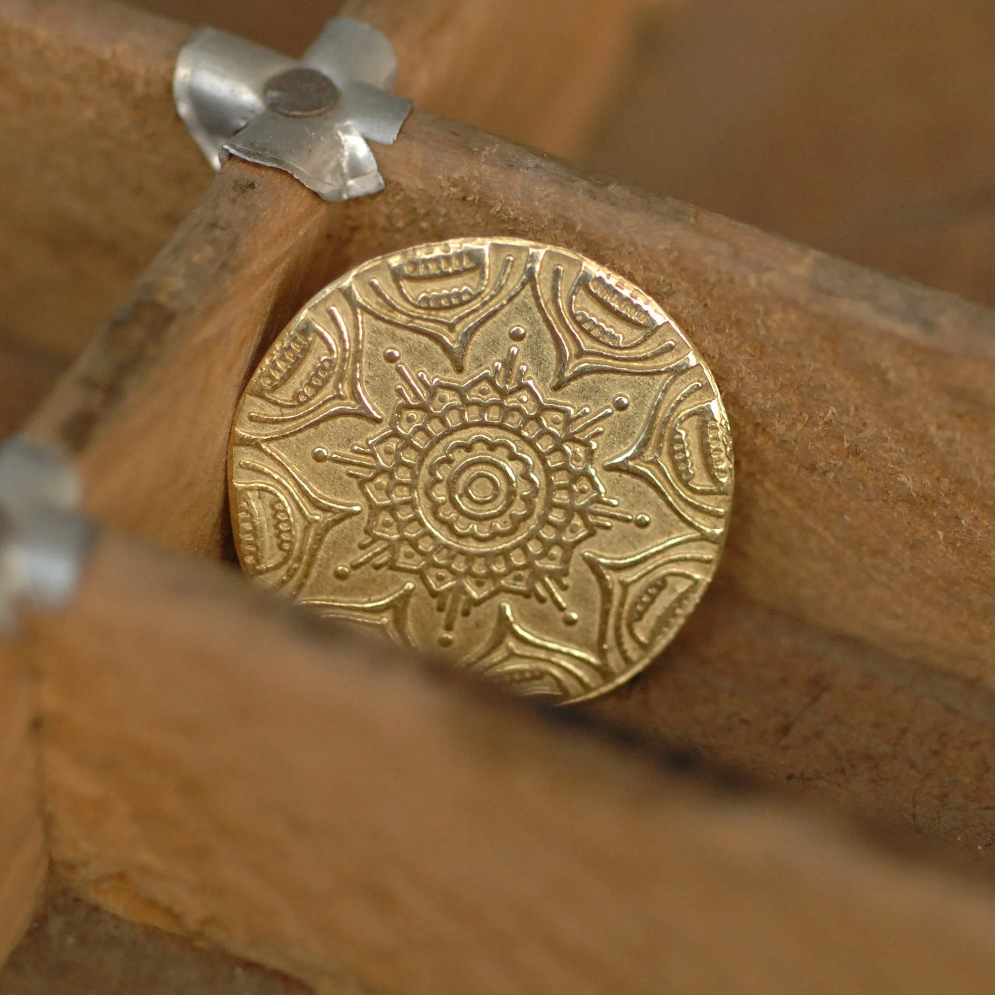Raw Brass Shapes Round Disc 23mm Sugar Skulls Flower metal charms