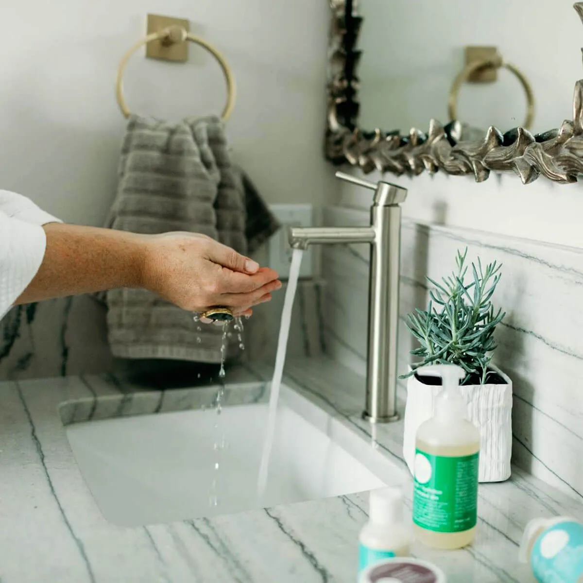 relief | wash & hydration for irritated skin | 32oz. refill