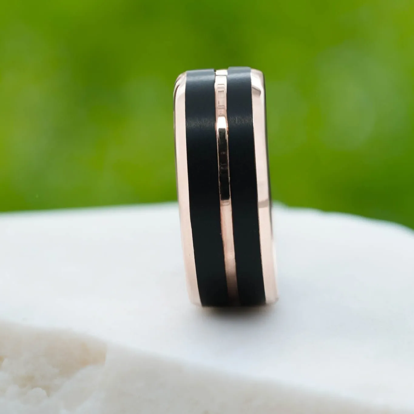 Rose Gold Polished Band / Black Stripes & Interior - 8mm
