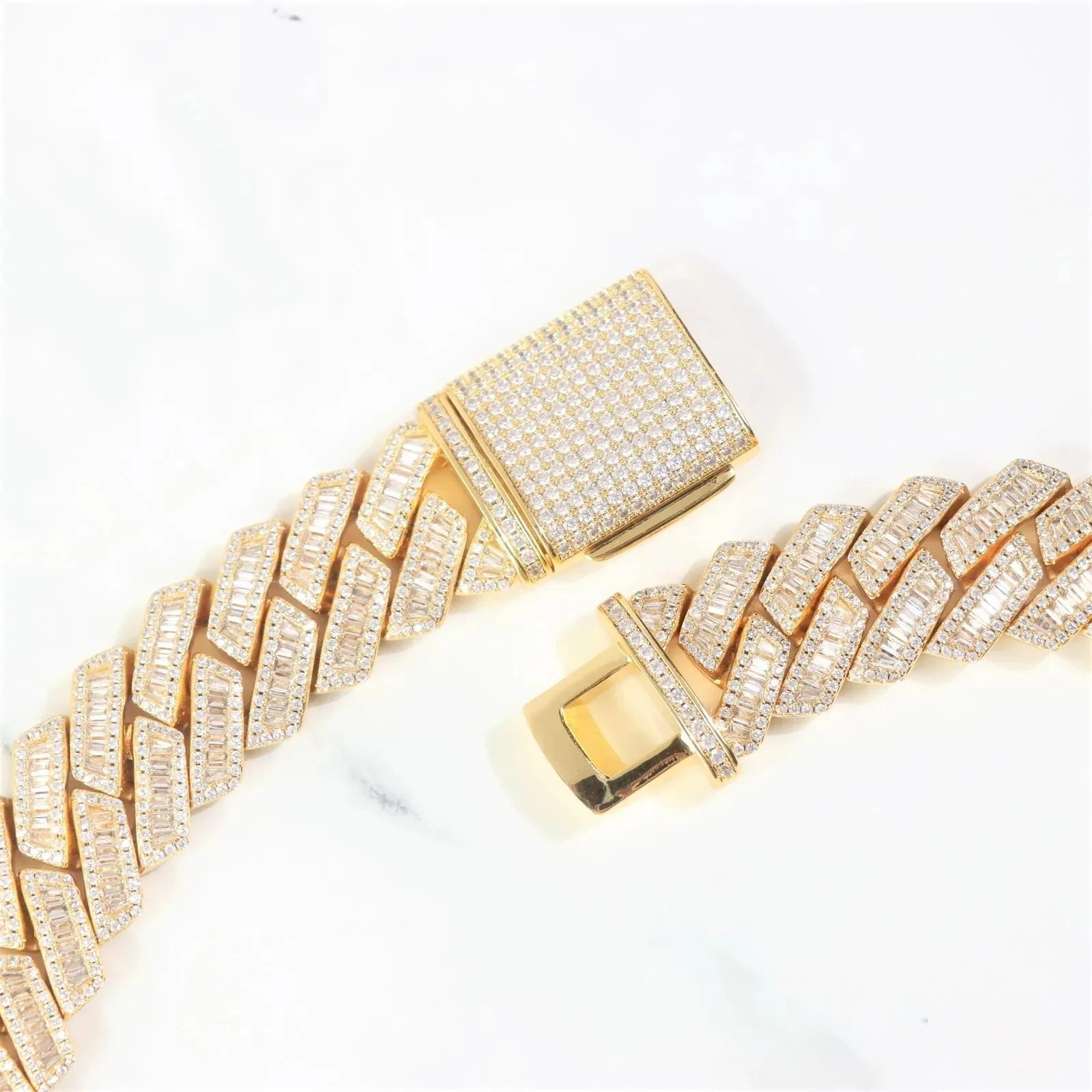 S925 Baguette Moissanite Diamond Cuban Link Chain in 14K Gold - 16mm