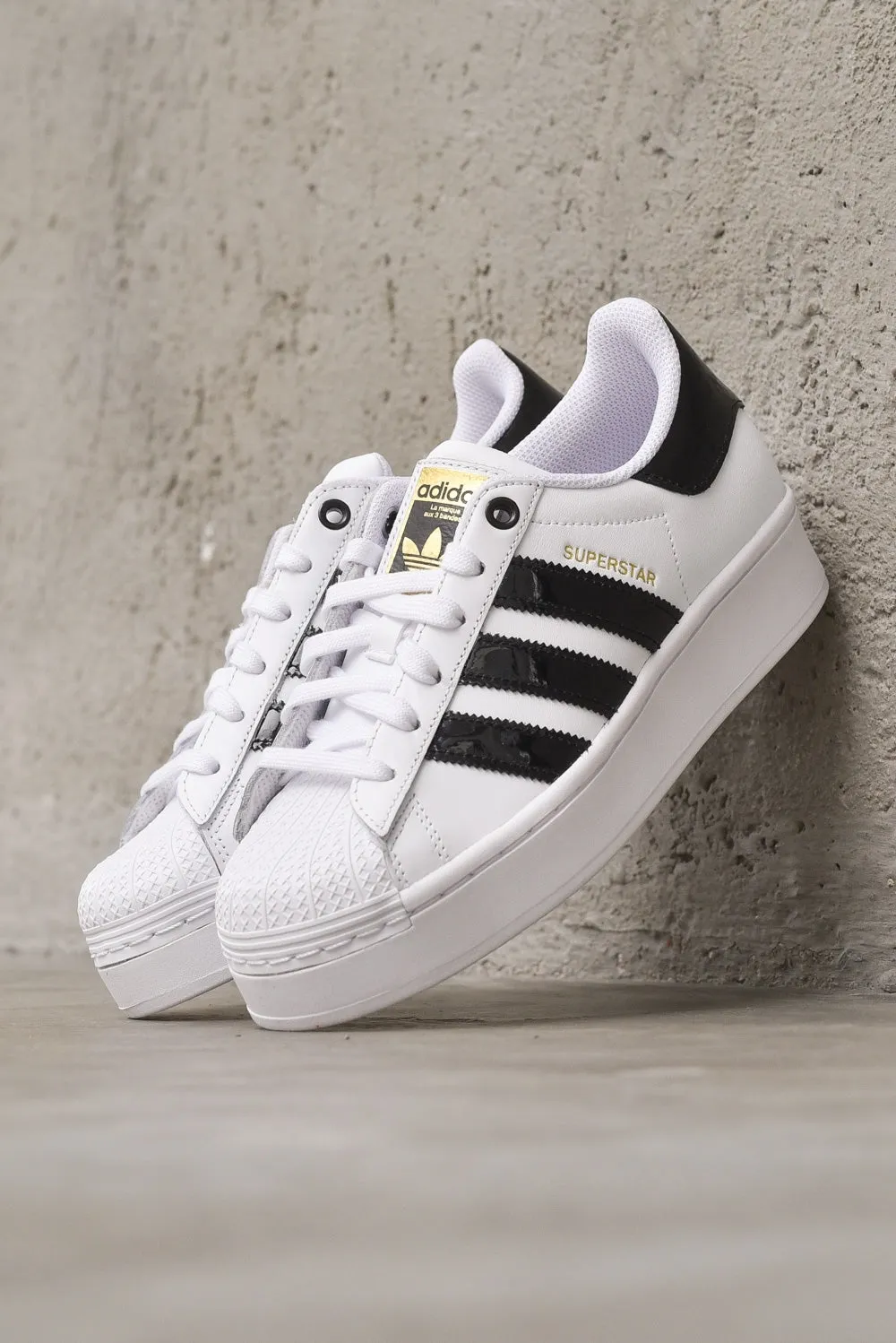 Superstar Bold W