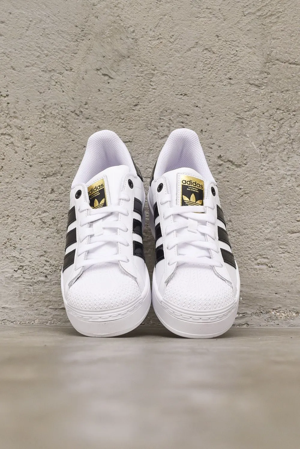 Superstar Bold W