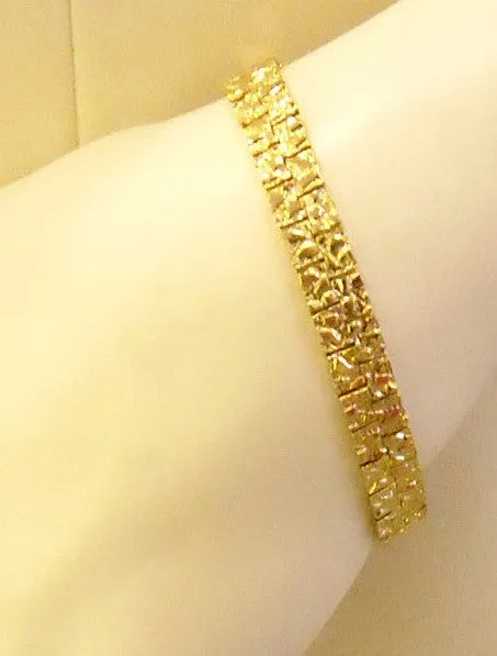Textured Gold Chain Bracelet