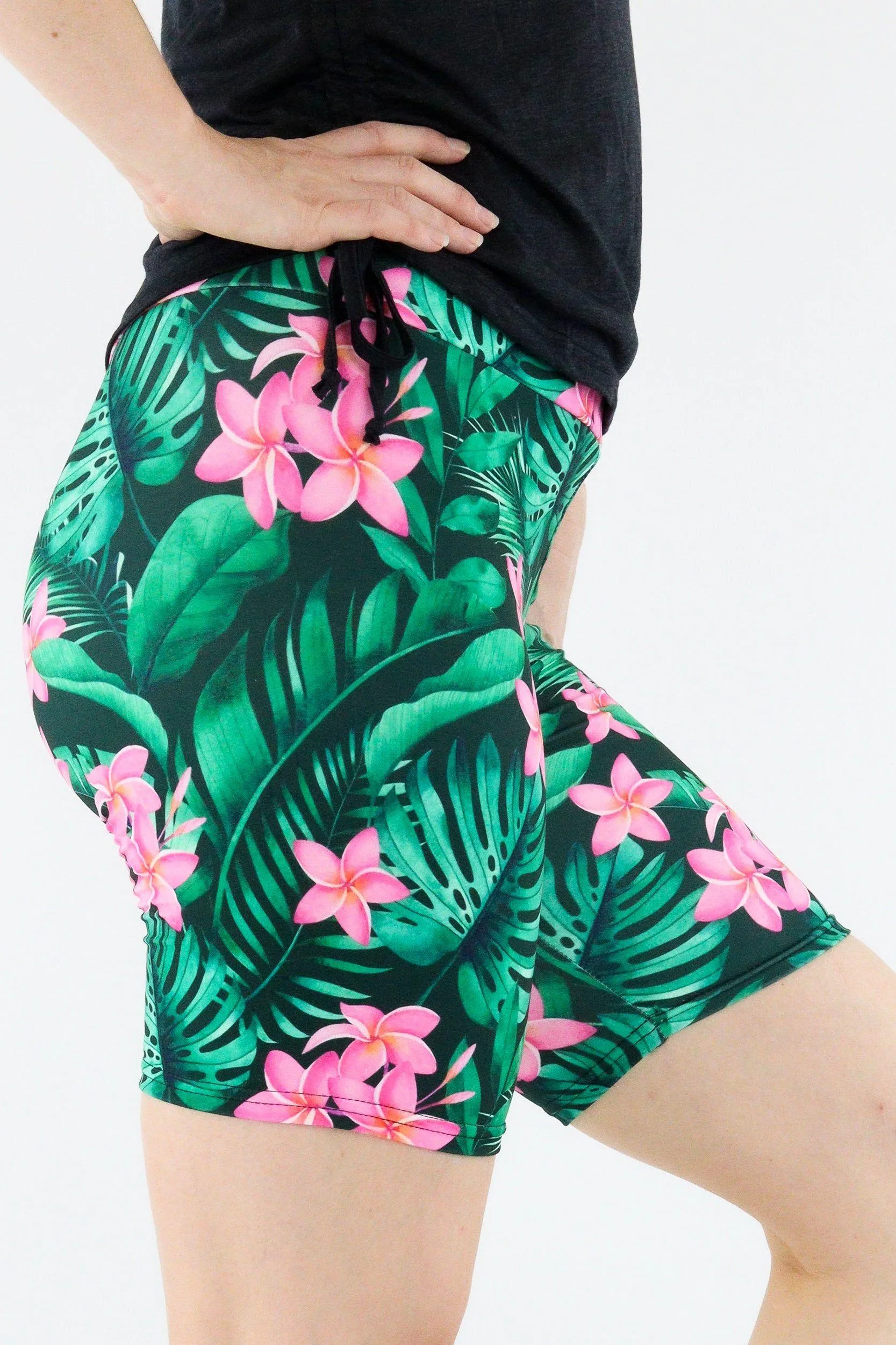 Tropical Oasis - Casual Mid Shorts