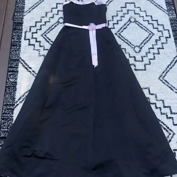 🔥Urban Girls Nite Beautiful black and pink dress . Poofs out with taffeta under