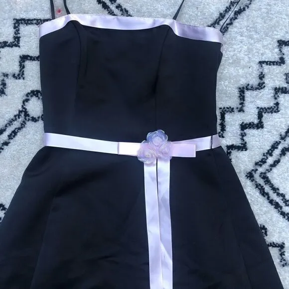 🔥Urban Girls Nite Beautiful black and pink dress . Poofs out with taffeta under