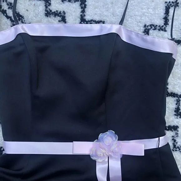 🔥Urban Girls Nite Beautiful black and pink dress . Poofs out with taffeta under