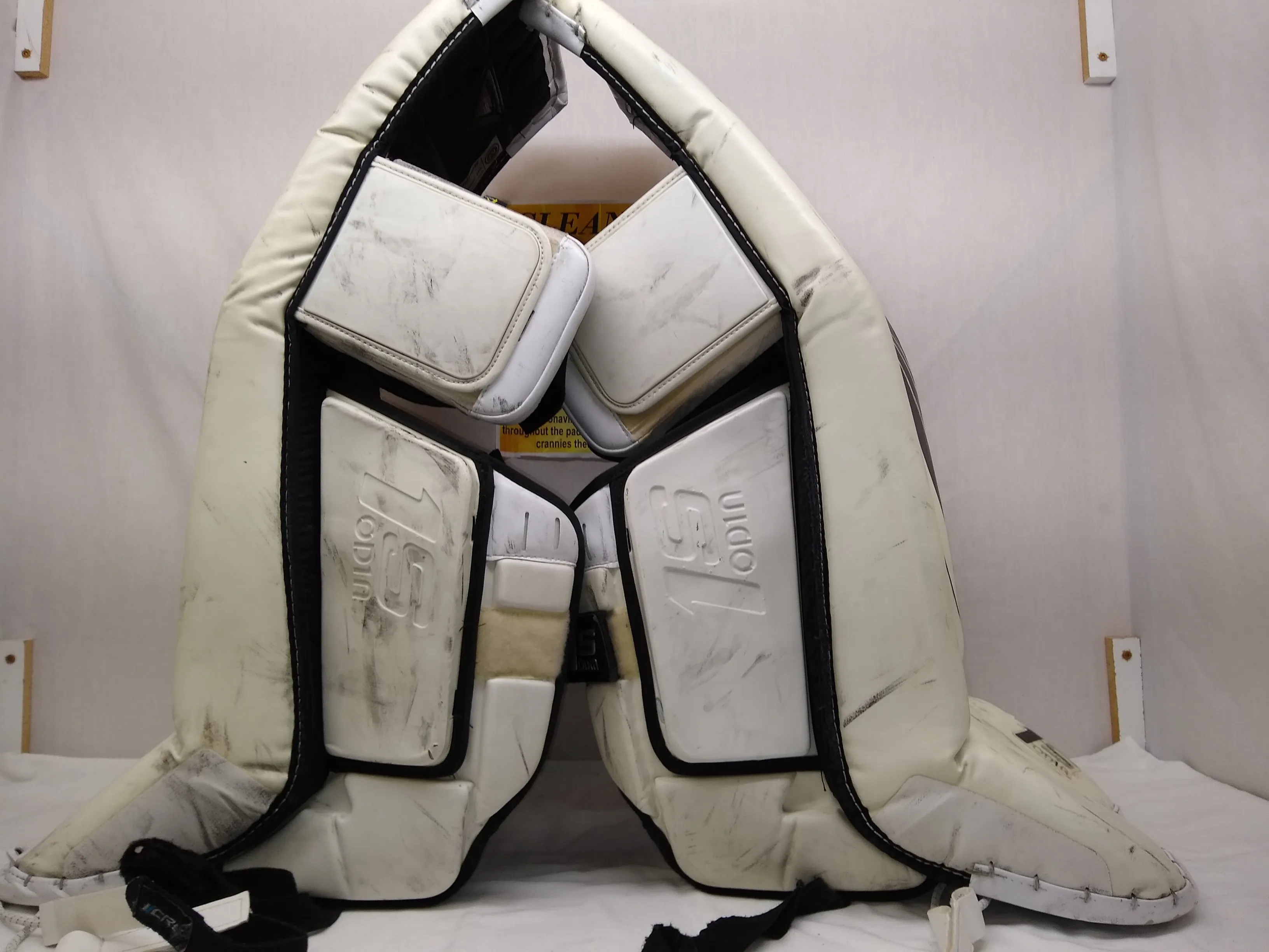 Used Bauer Supreme 1S Odin Size Sr M (34"  1) White Ice Hockey Goalie Leg Pads