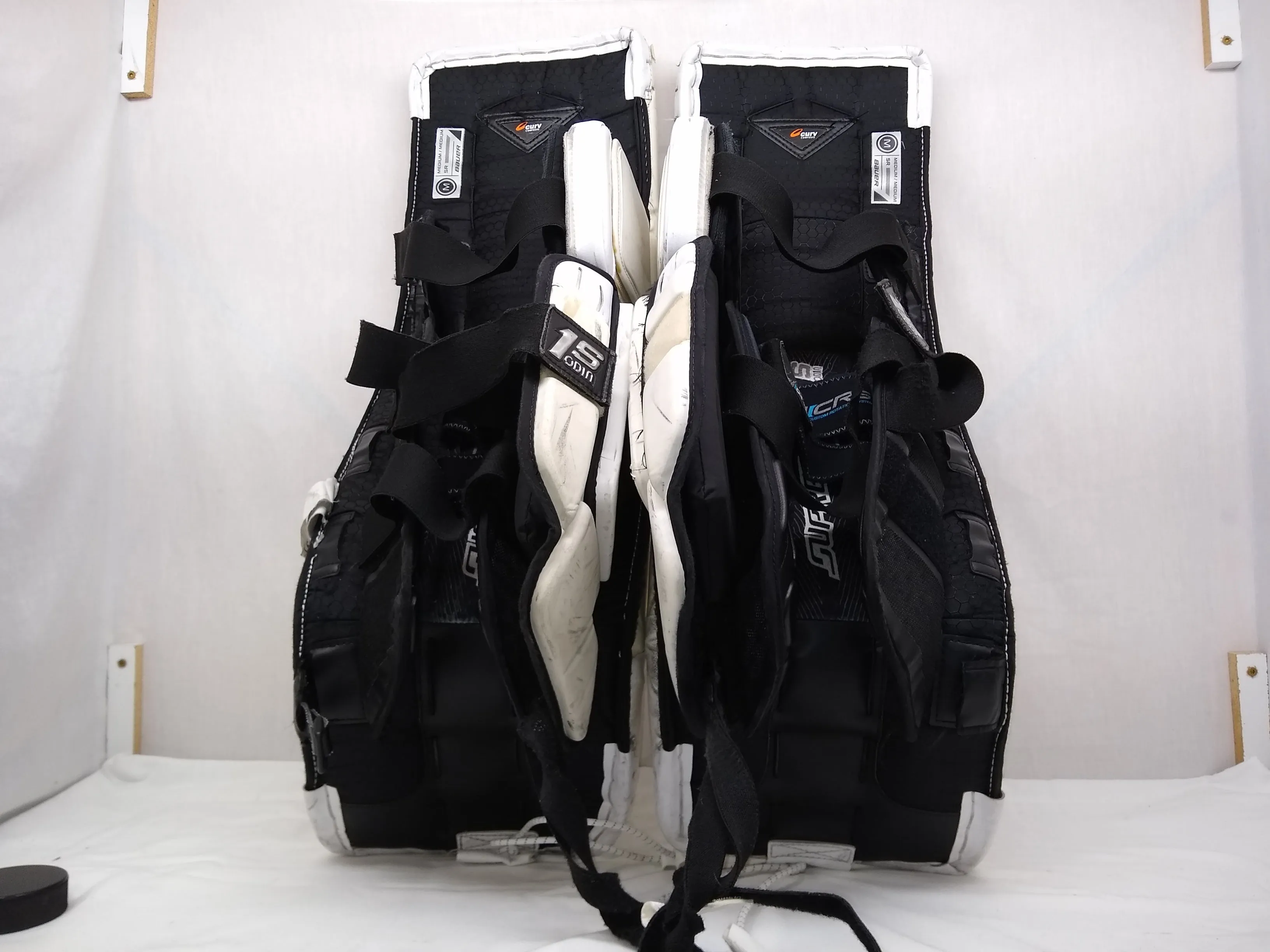 Used Bauer Supreme 1S Odin Size Sr M (34"  1) White Ice Hockey Goalie Leg Pads