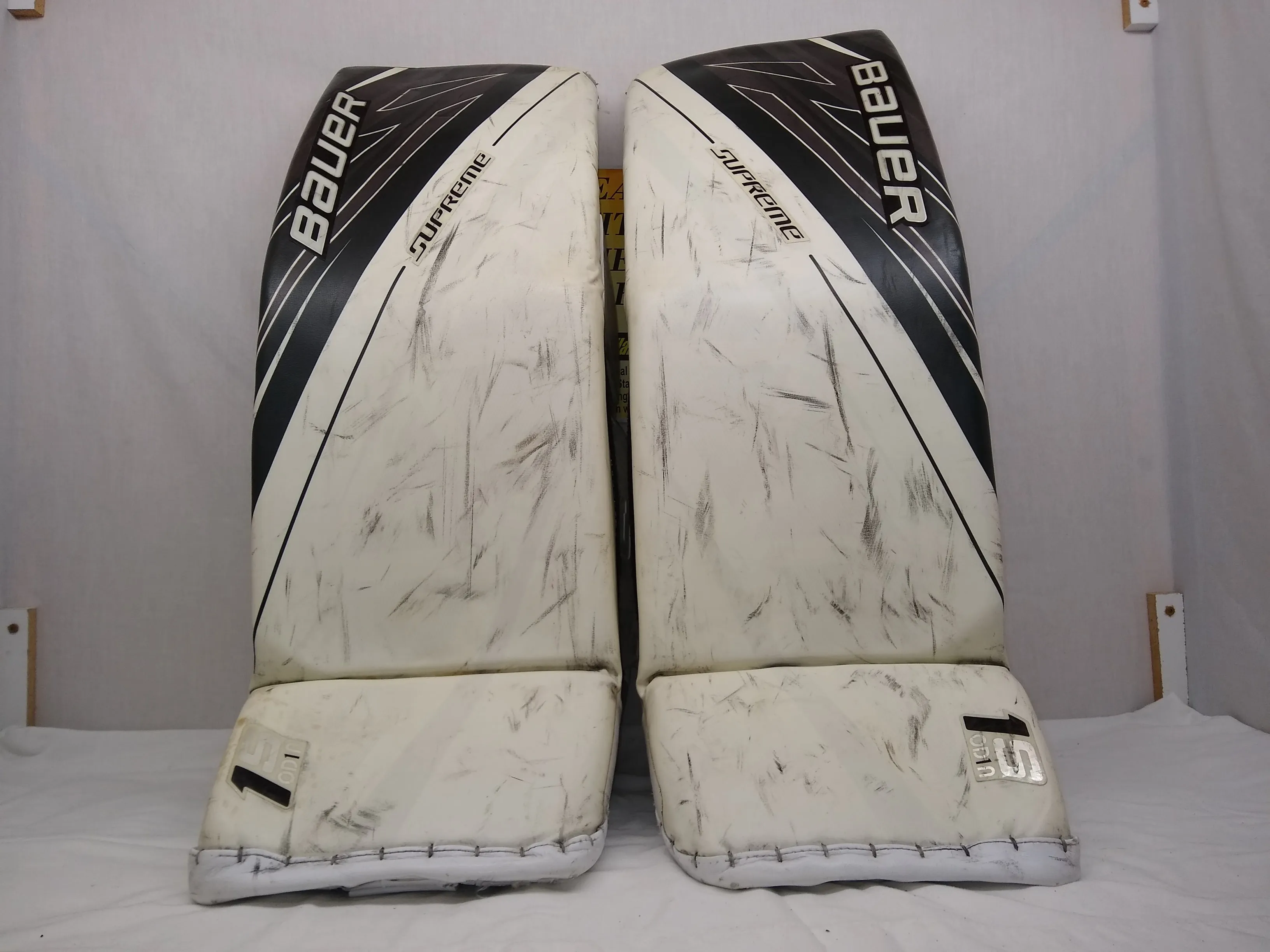 Used Bauer Supreme 1S Odin Size Sr M (34"  1) White Ice Hockey Goalie Leg Pads